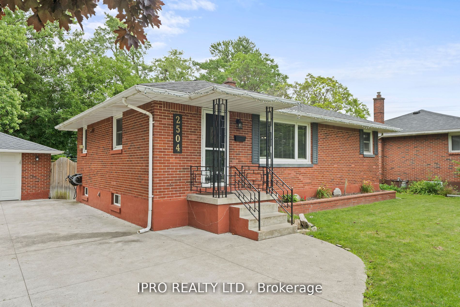 2504 Askin Avenue Property Photo 2