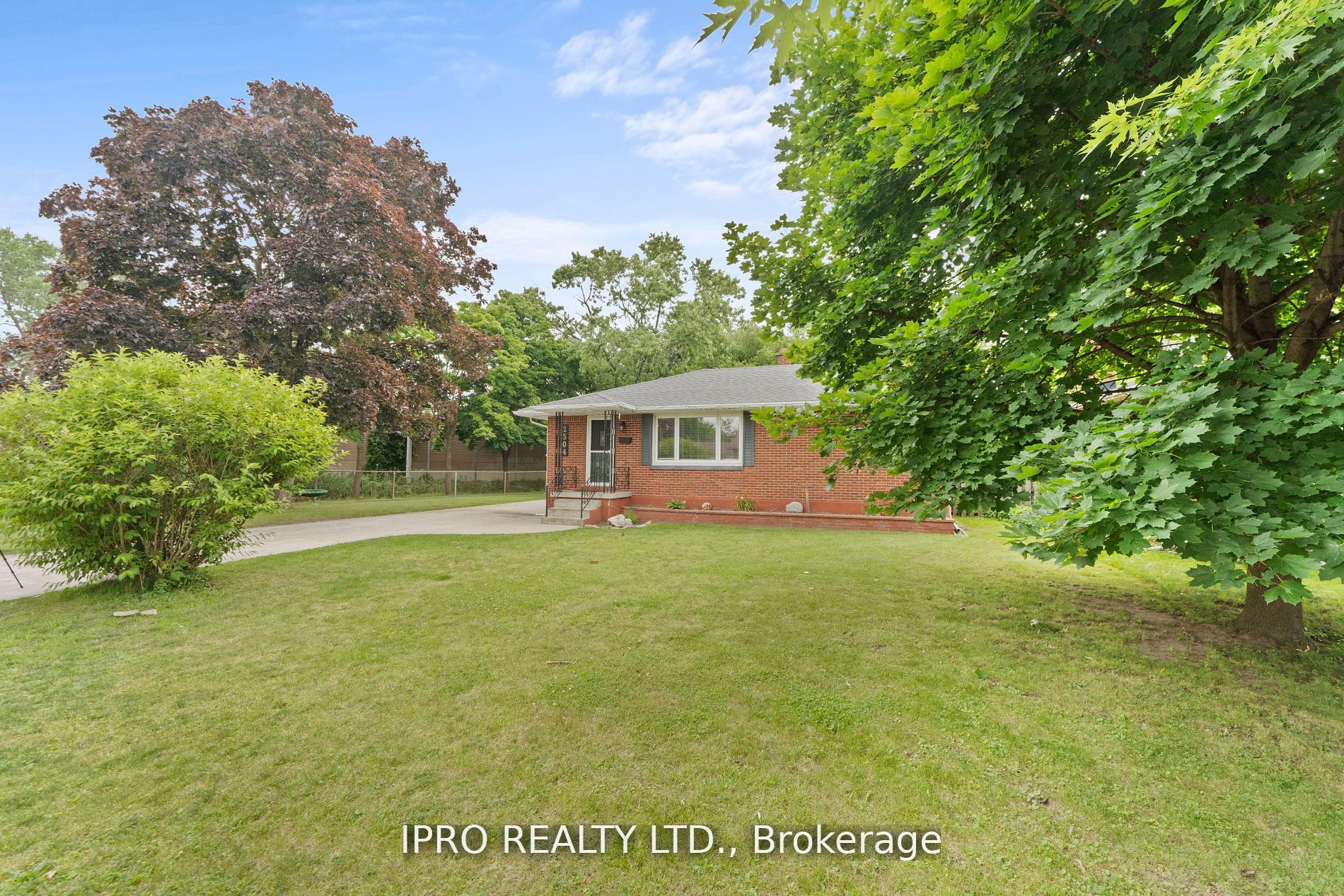 2504 Askin Avenue Property Photo 5