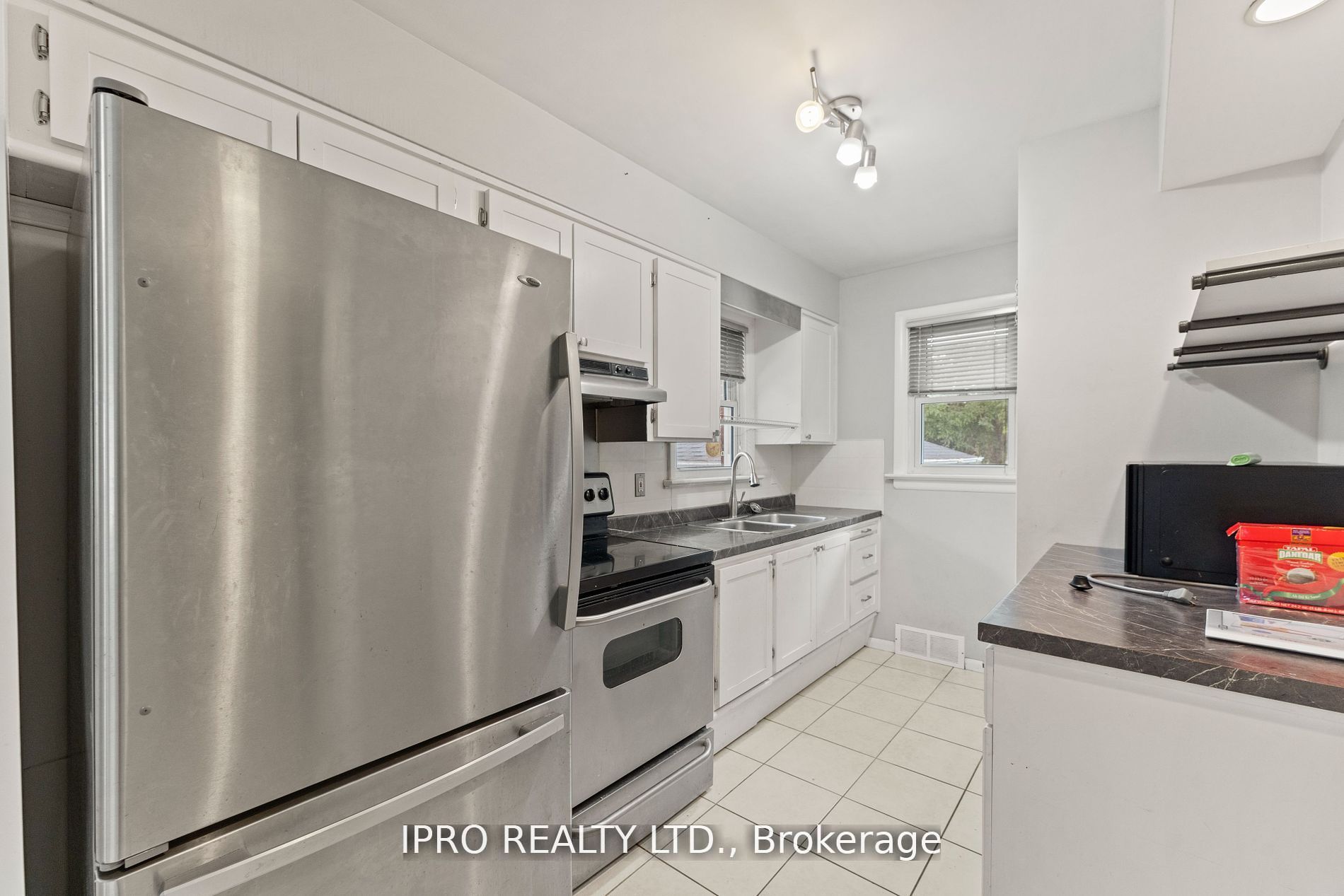 2504 Askin Avenue Property Photo 15