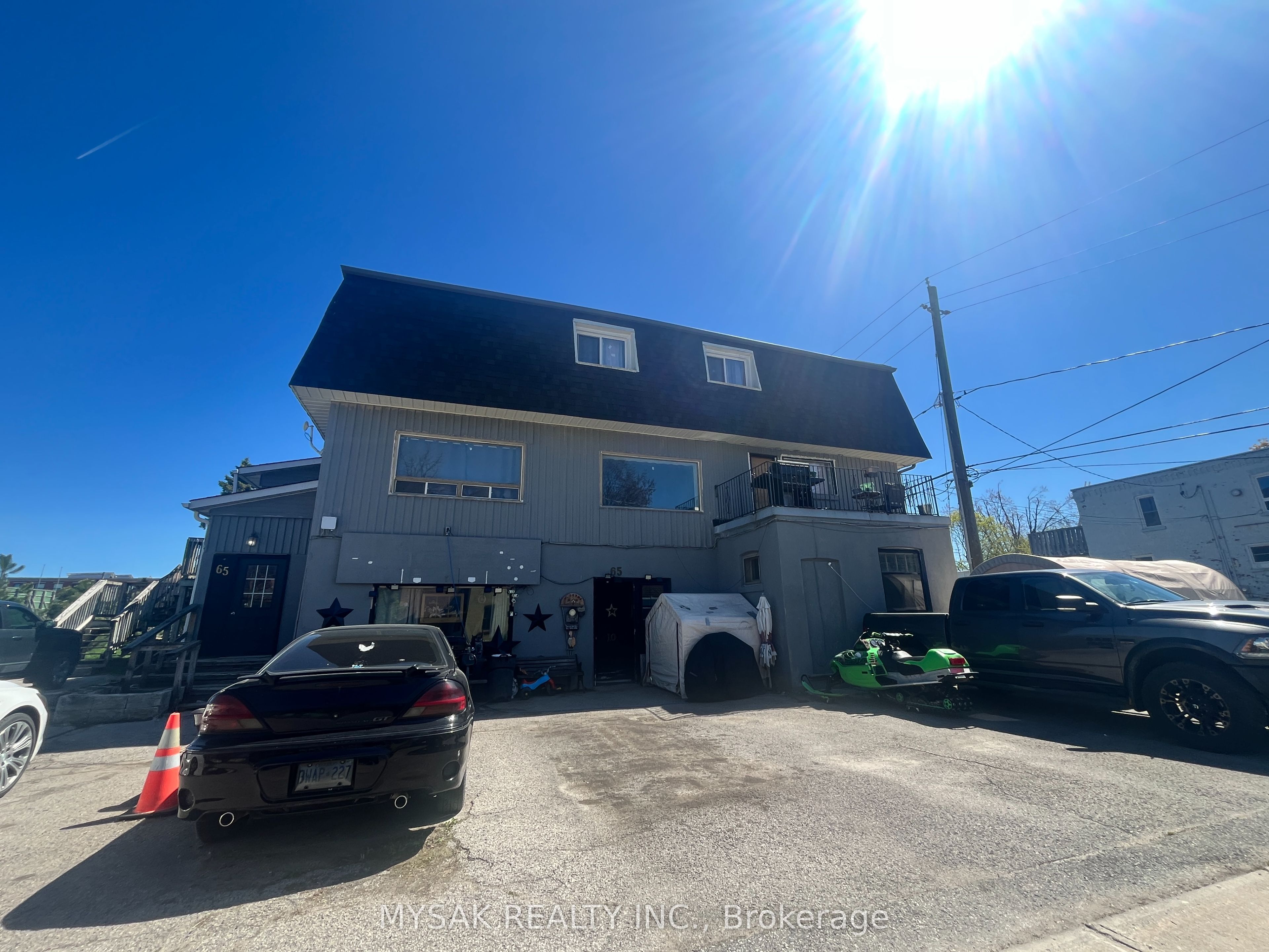 65 Glenelg Street W Property Photo 1