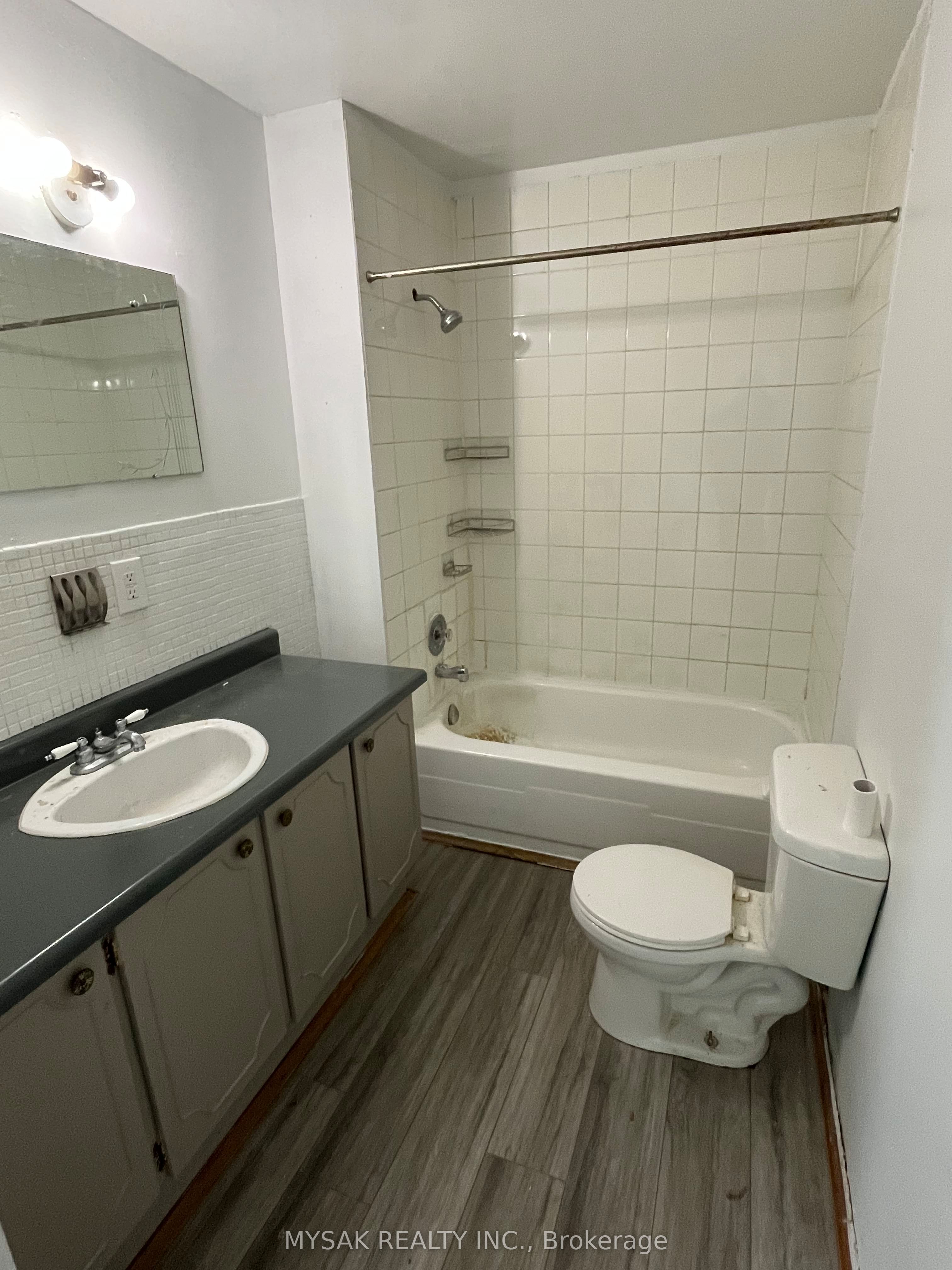 65 Glenelg Street W Property Photo 14