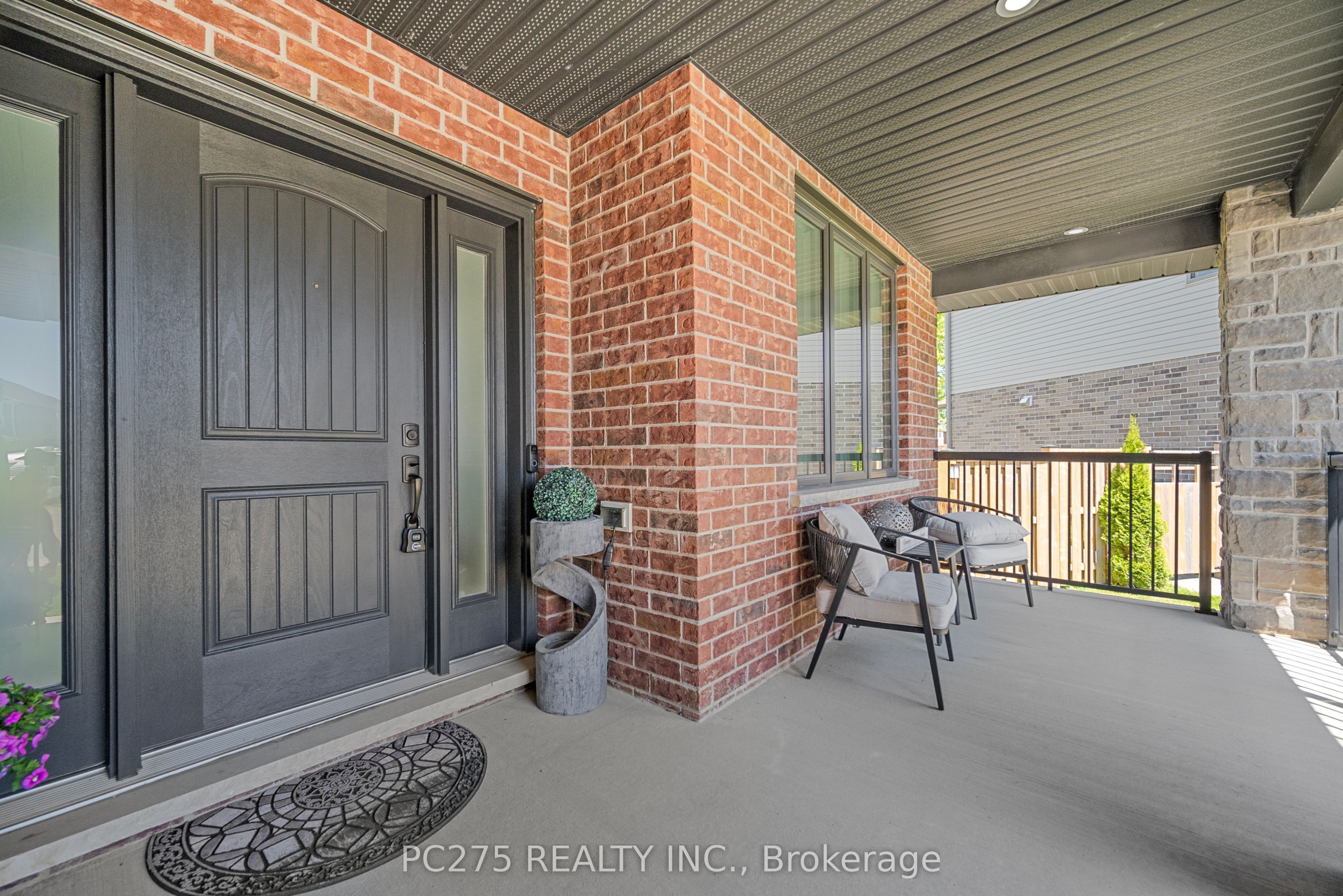908 Holtby Court Property Photo 3