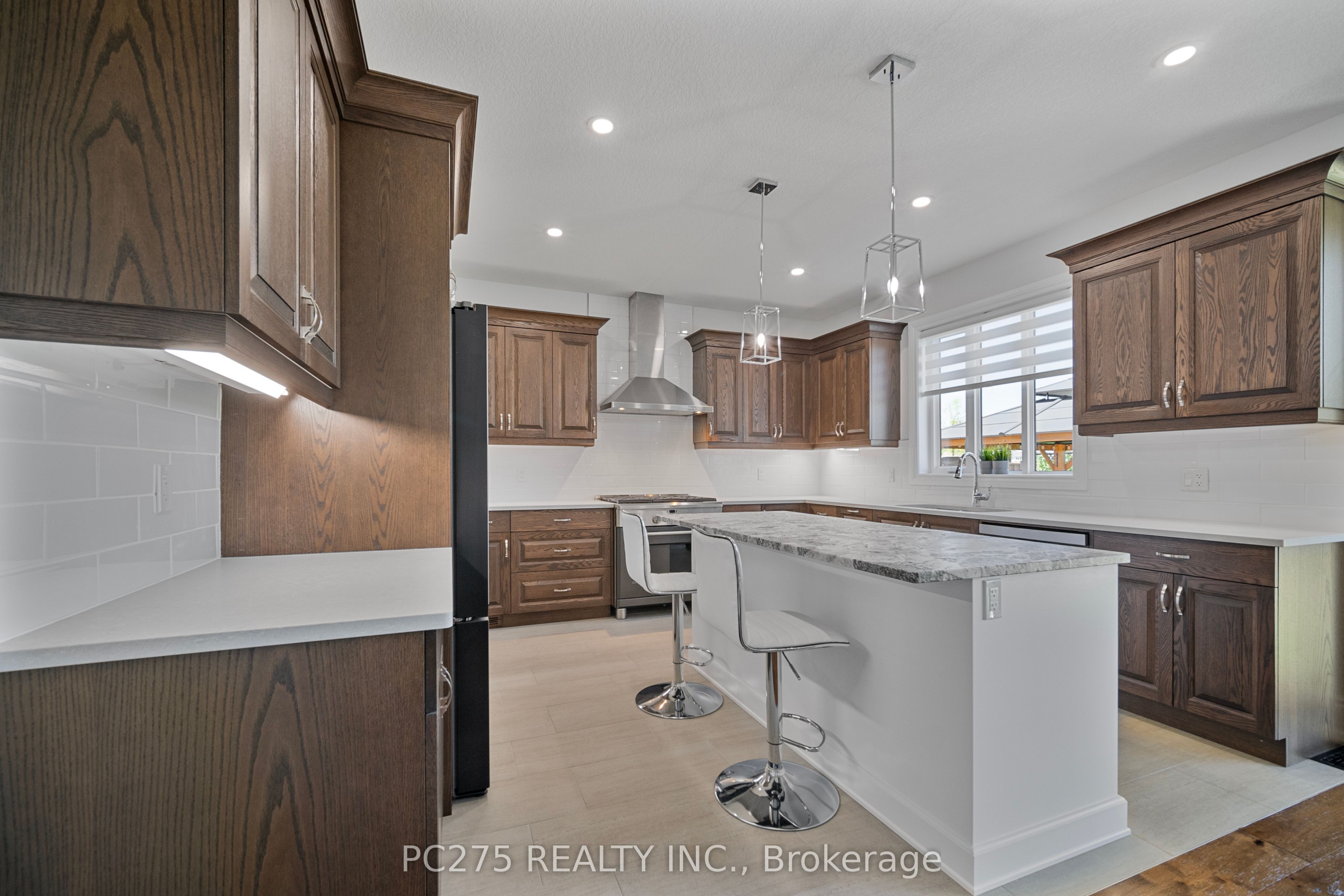 908 Holtby Court Property Photo 10