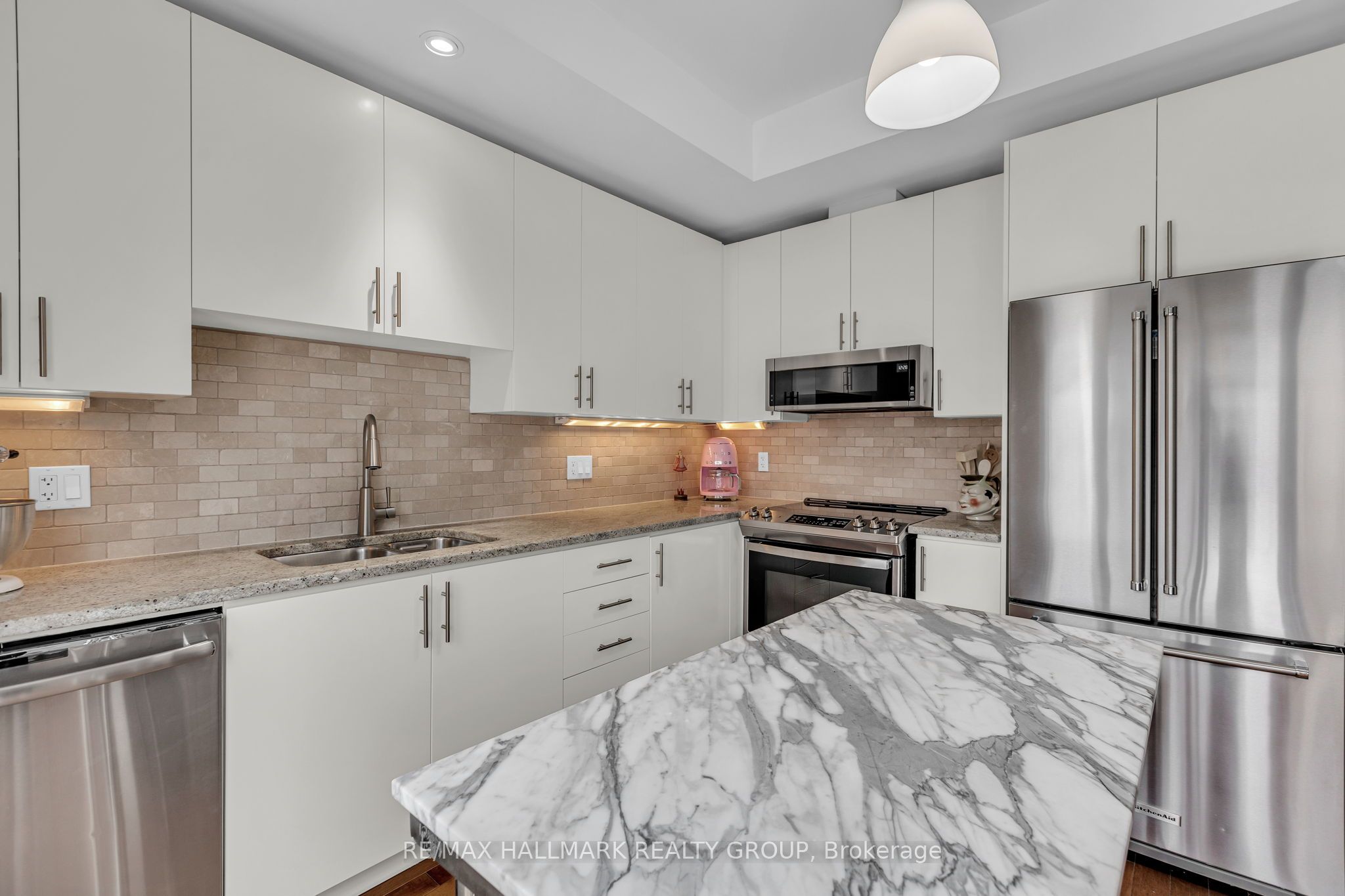 124 Guigues Avenue D124 Property Photo 20