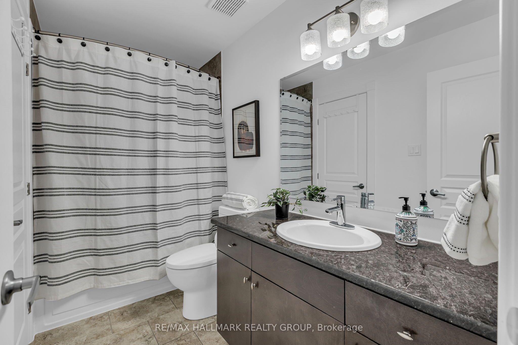 124 Guigues Avenue D124 Property Photo 33