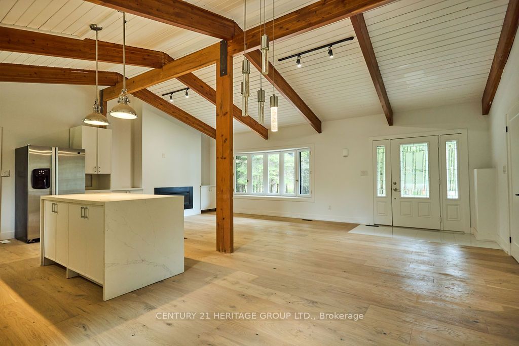 5732 10 Line Property Photo 2