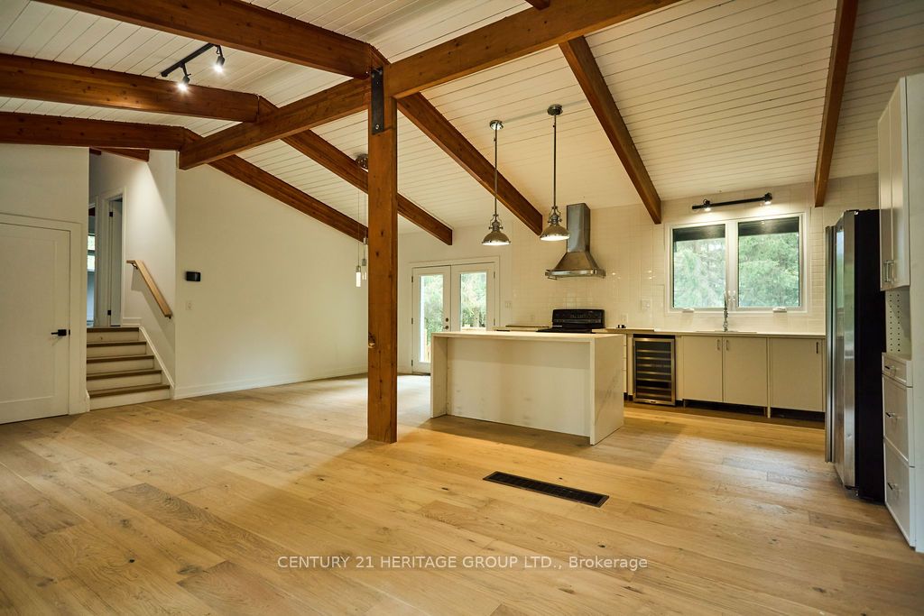 5732 10 Line Property Photo 4