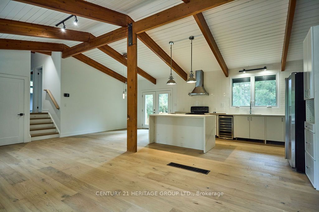 5732 10 Line Property Photo 5