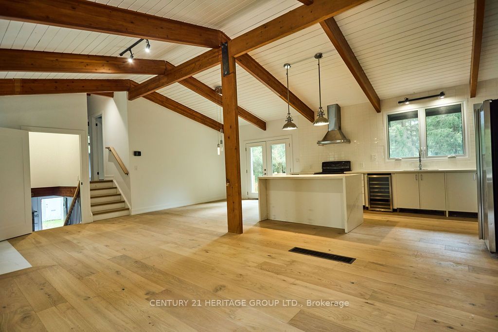 5732 10 Line Property Photo 14