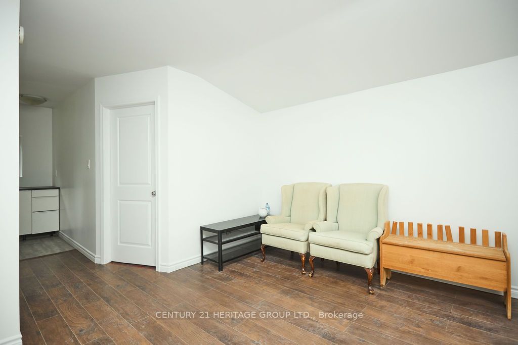 5732 10 Line Property Photo 15