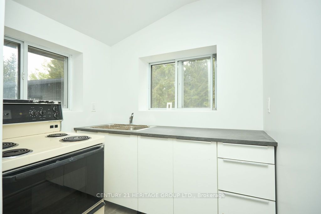 5732 10 Line Property Photo 17
