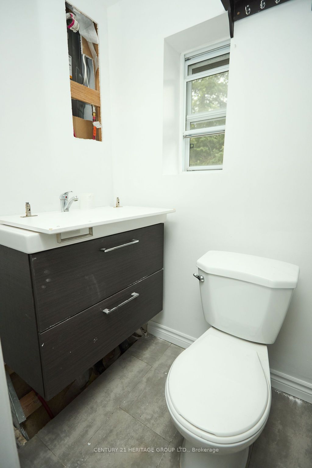 5732 10 Line Property Photo 19