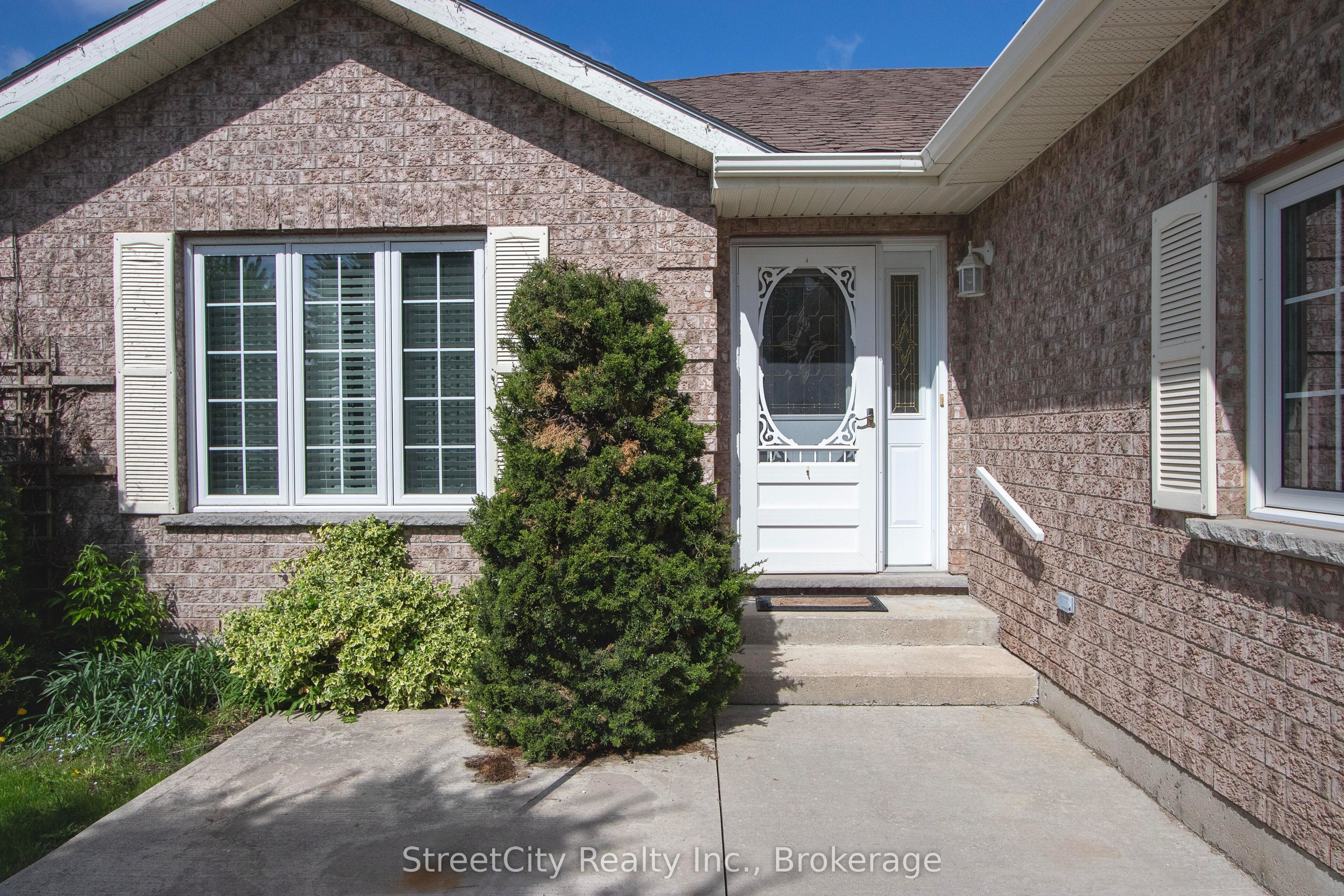 #21 - 30 Ann Street Property Photo 4