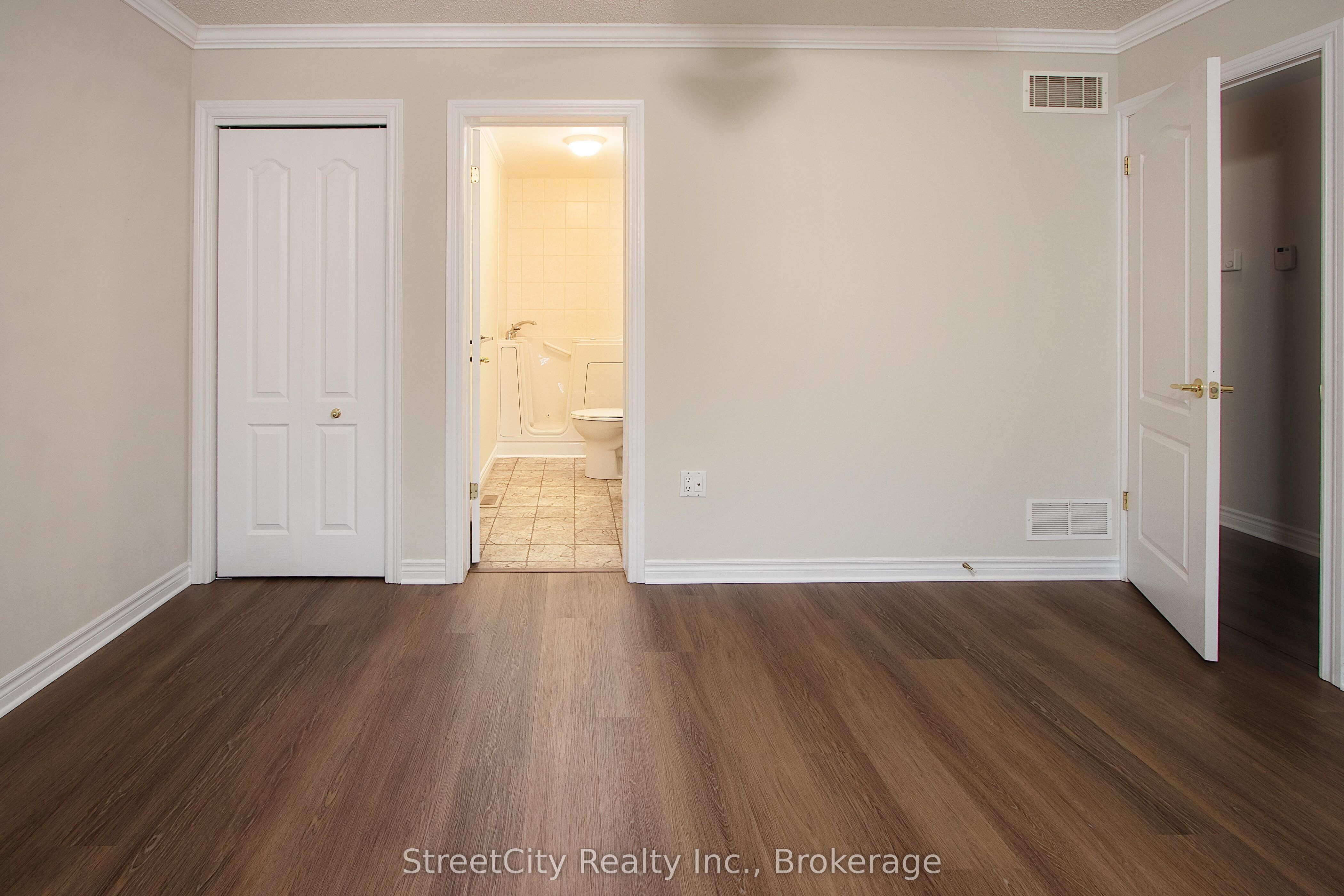 #21 - 30 Ann Street Property Photo 17