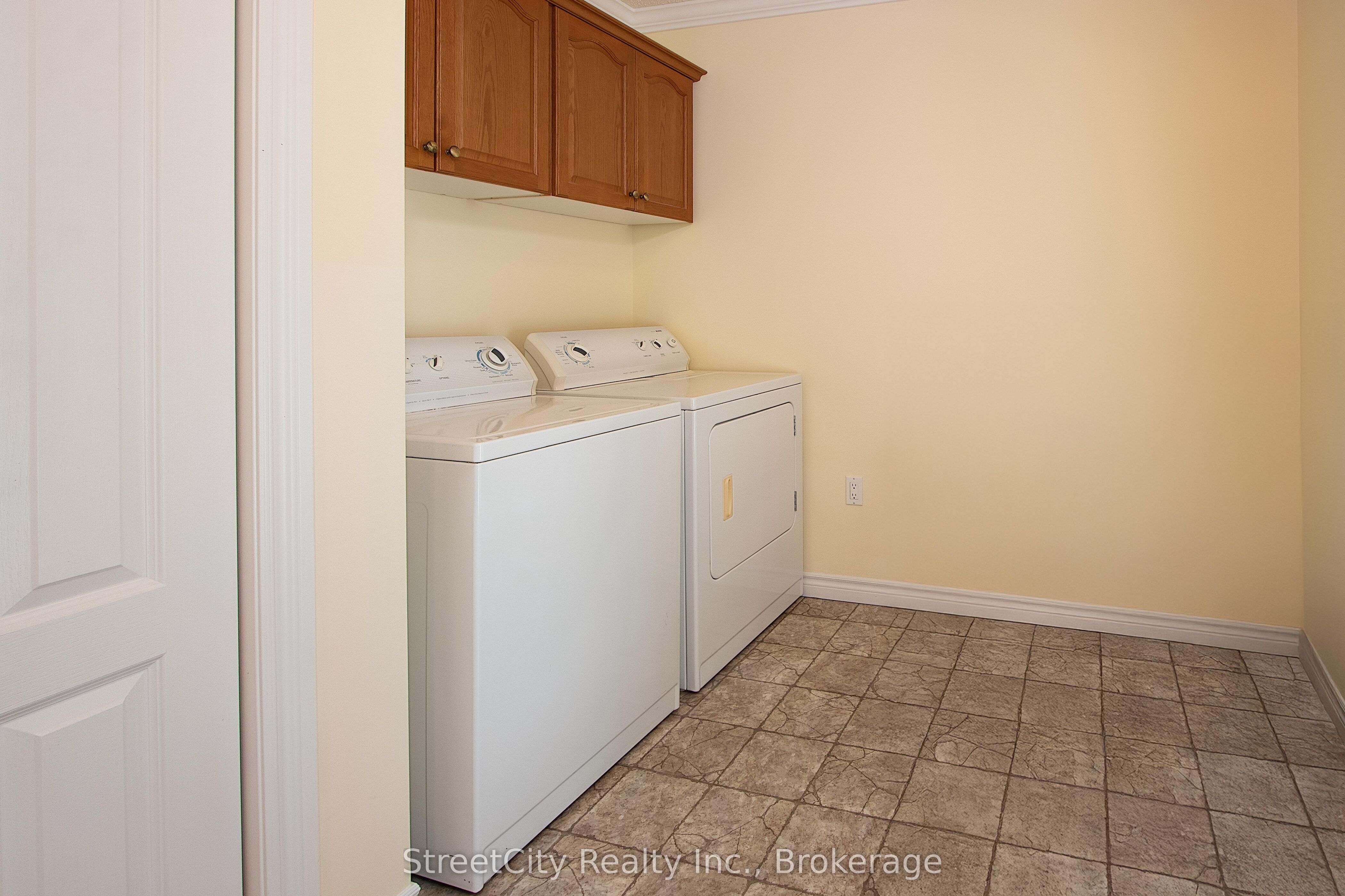 #21 - 30 Ann Street Property Photo 22