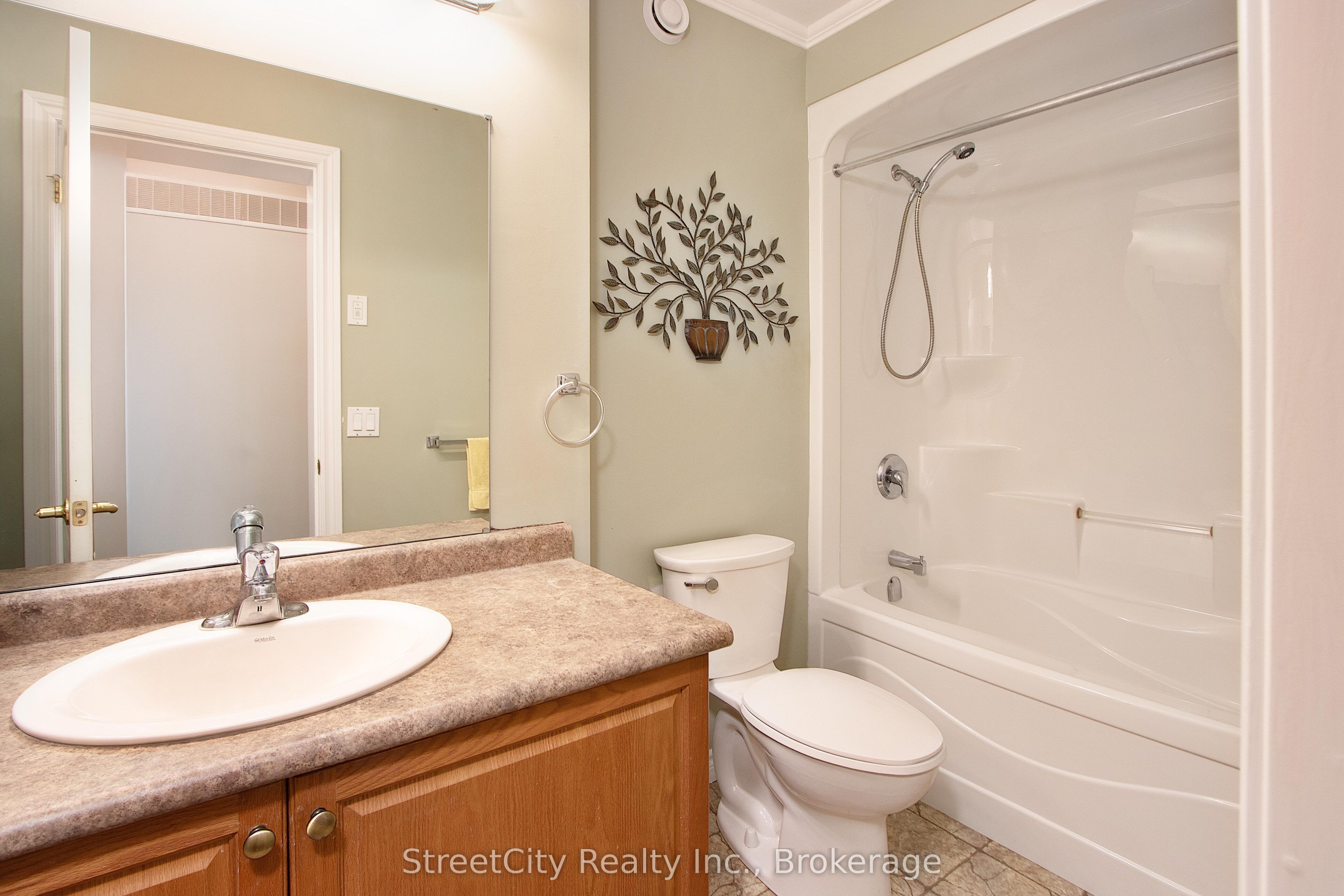 #21 - 30 Ann Street Property Photo 23