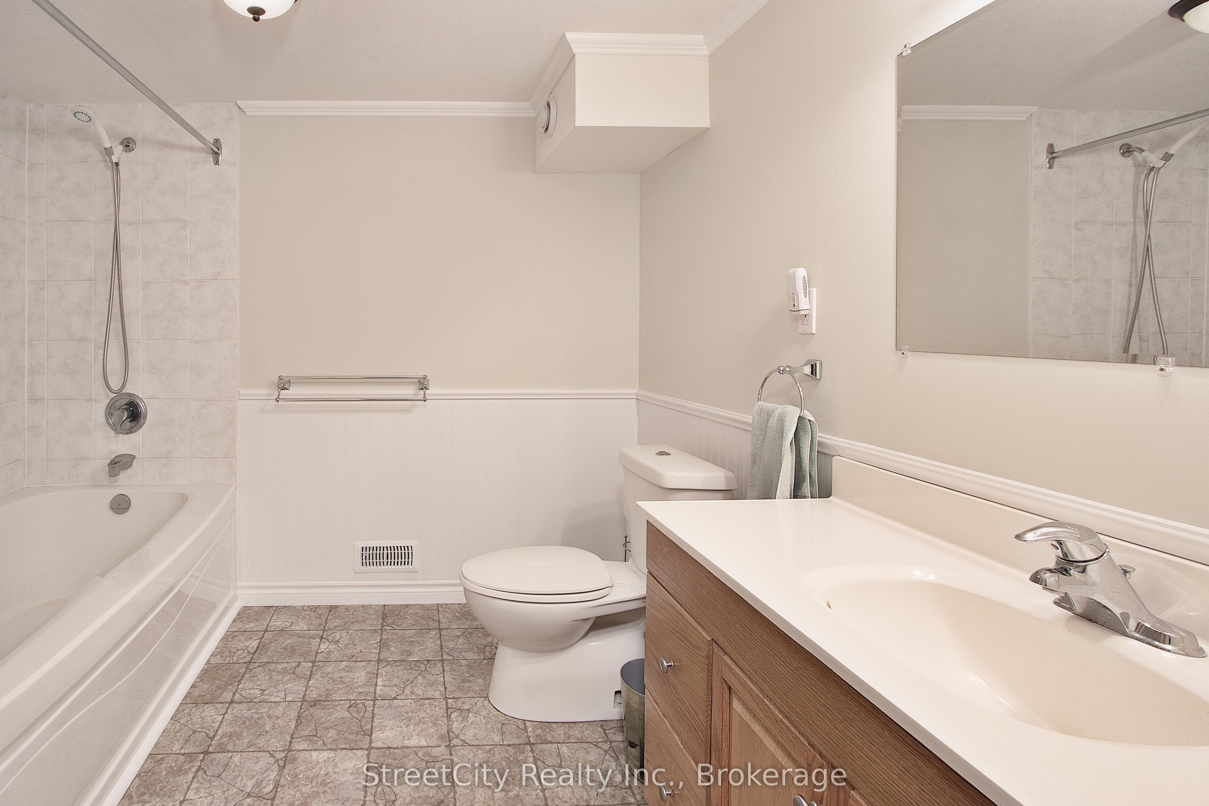 #21 - 30 Ann Street Property Photo 31