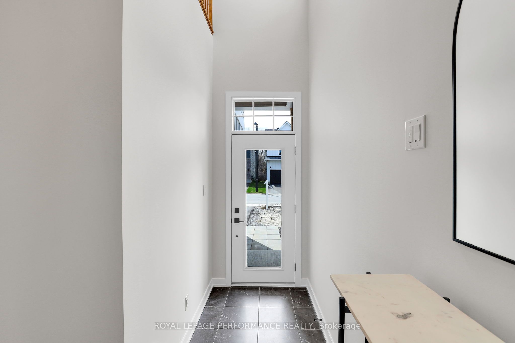 556 Paakanaak Avenue Property Photo 2