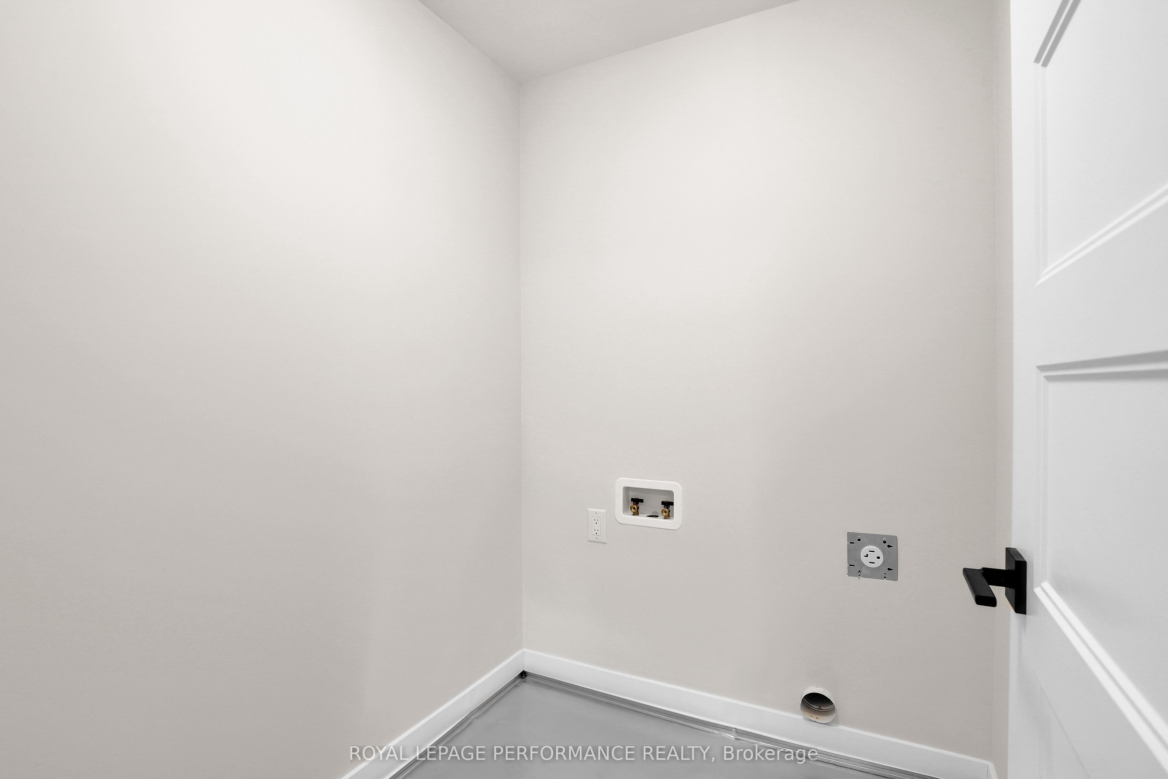 556 Paakanaak Avenue Property Photo 29