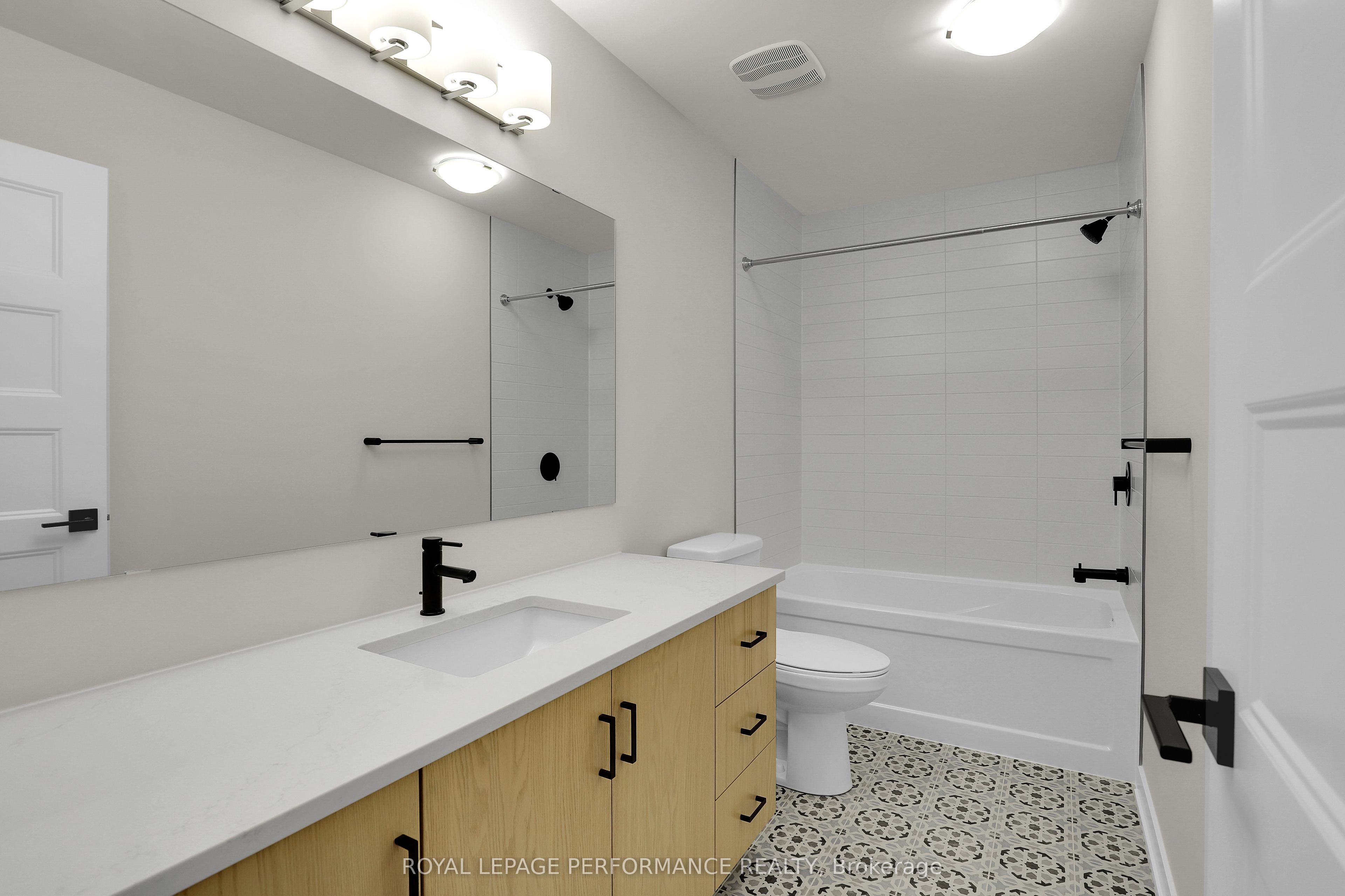 556 Paakanaak Avenue Property Photo 34