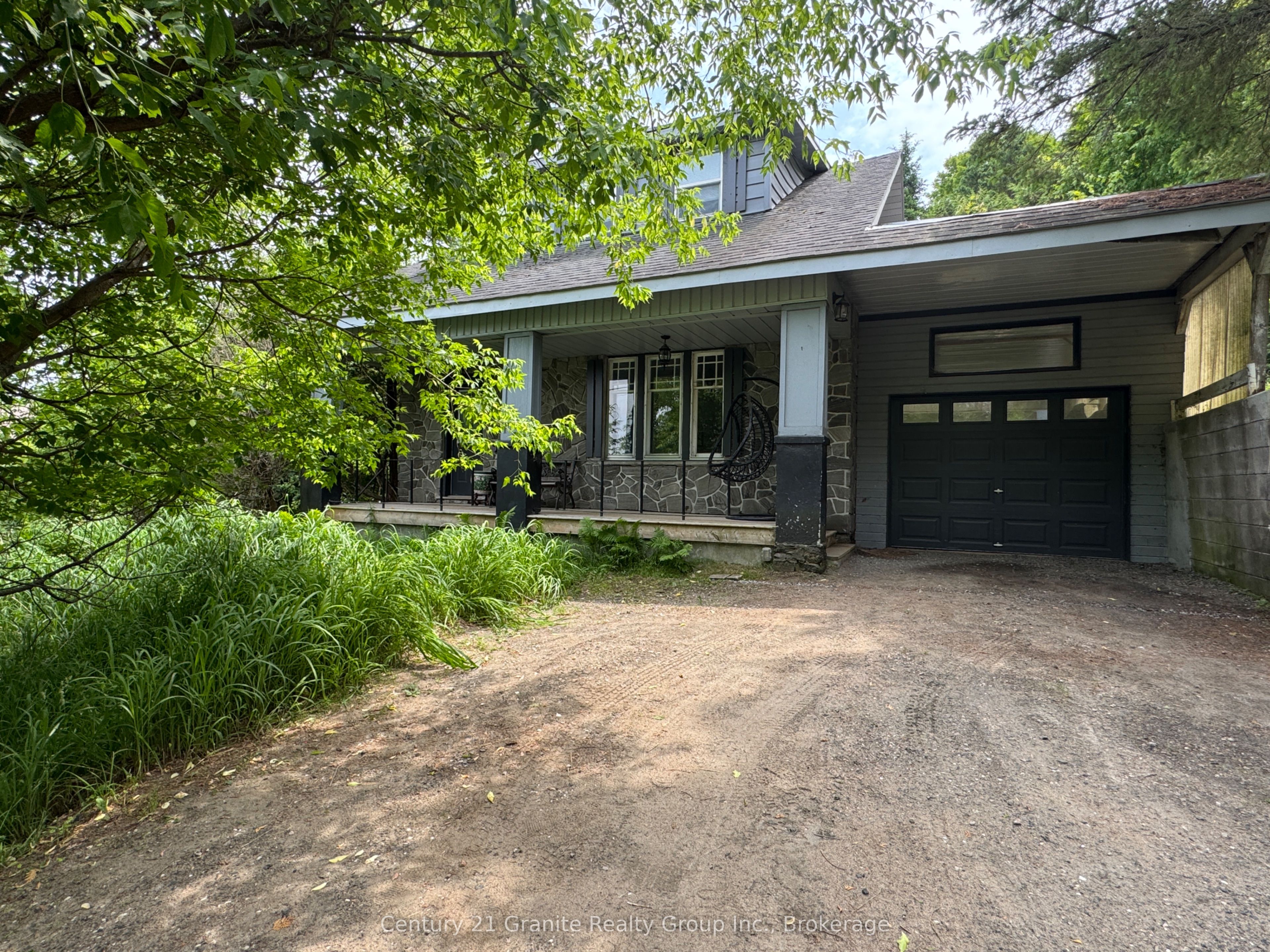 690 Mountain Street Property Photo 1