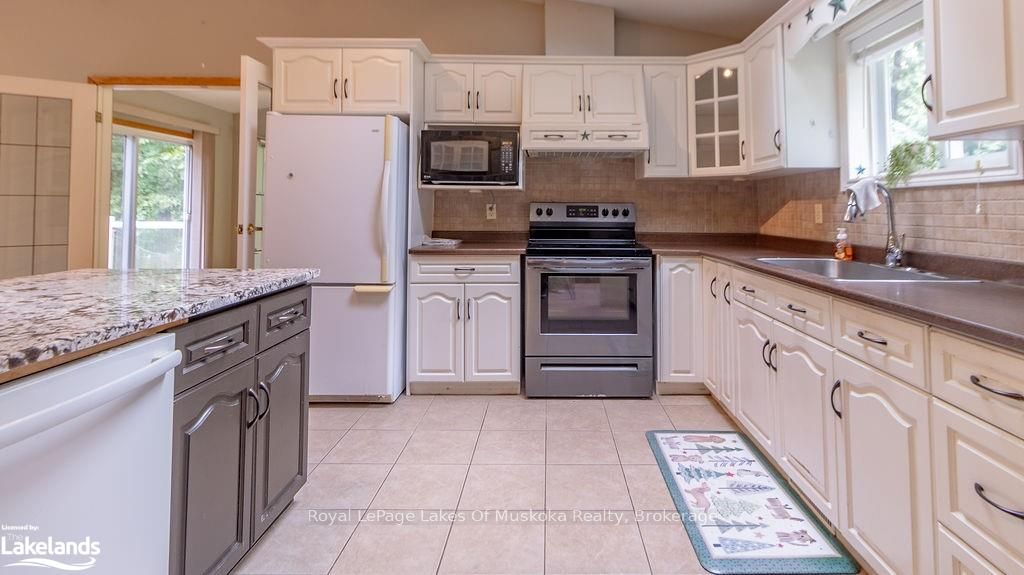 4244 Muskoka Road 117 N/a Property Photo 5