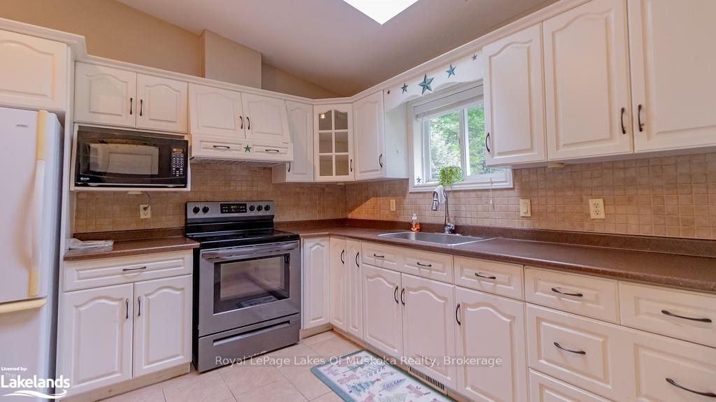4244 Muskoka Road 117 N/a Property Photo 6