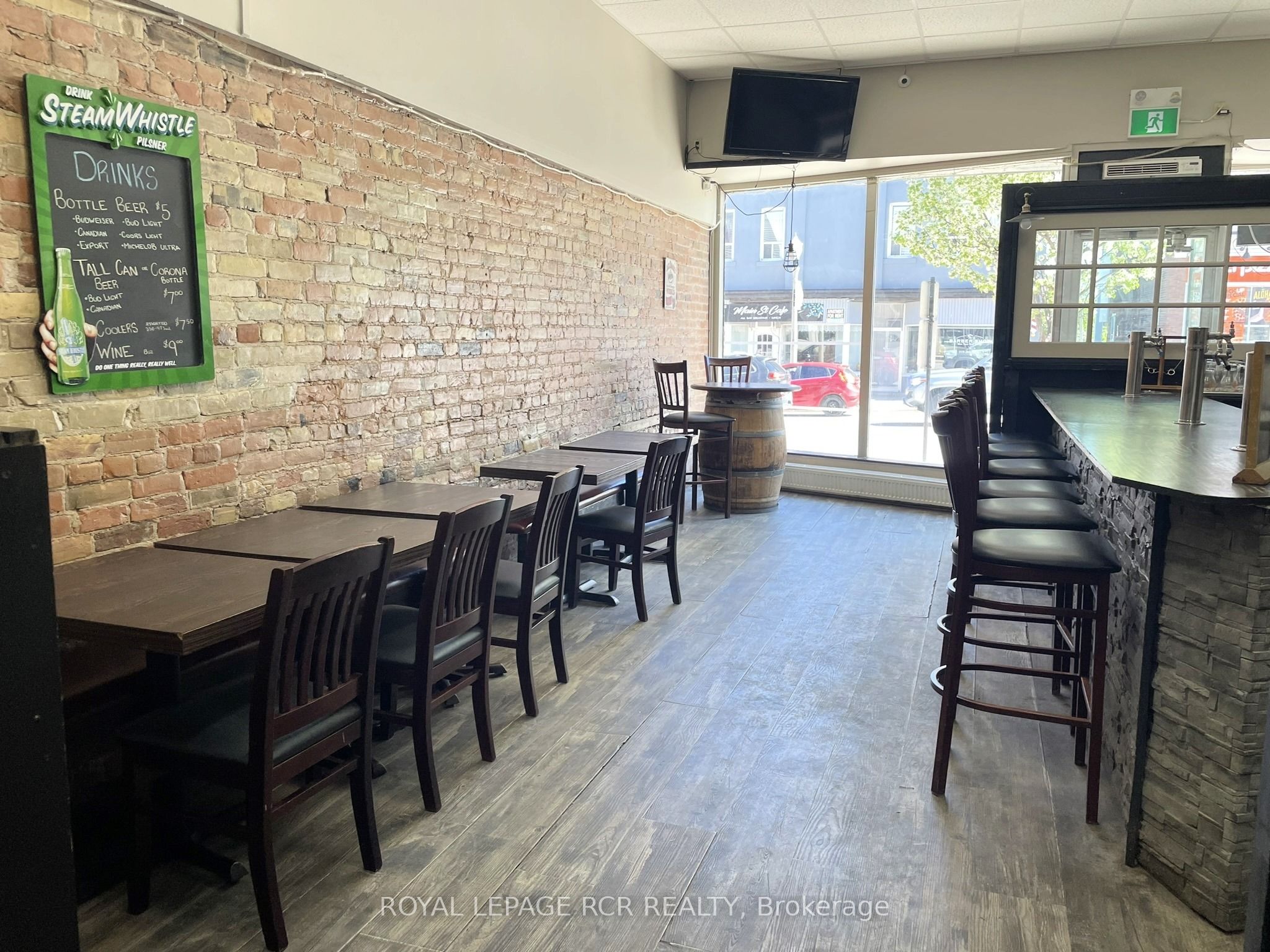 #unit B - 112 Main Street Property Photo 2