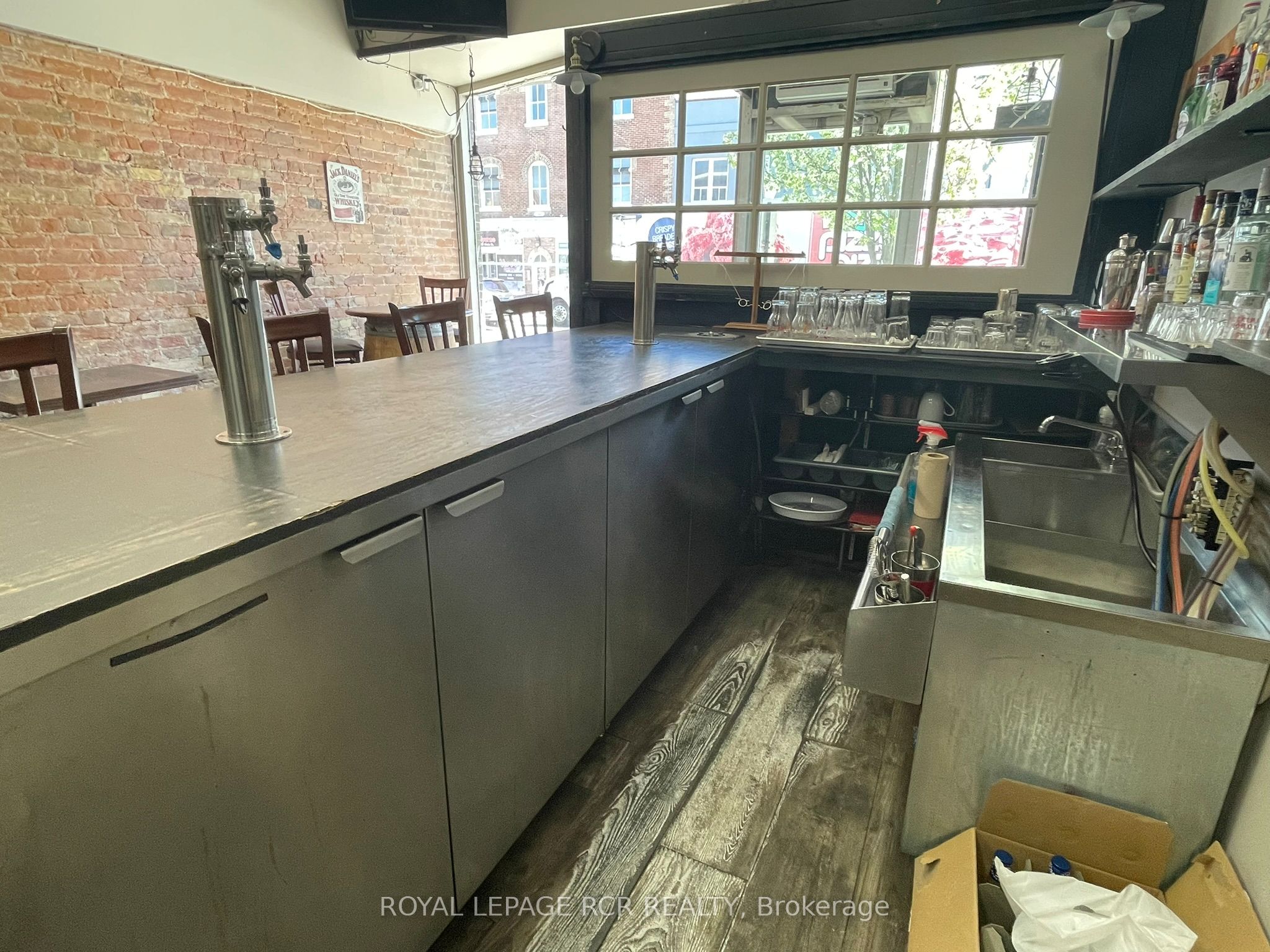 #unit B - 112 Main Street Property Photo 7