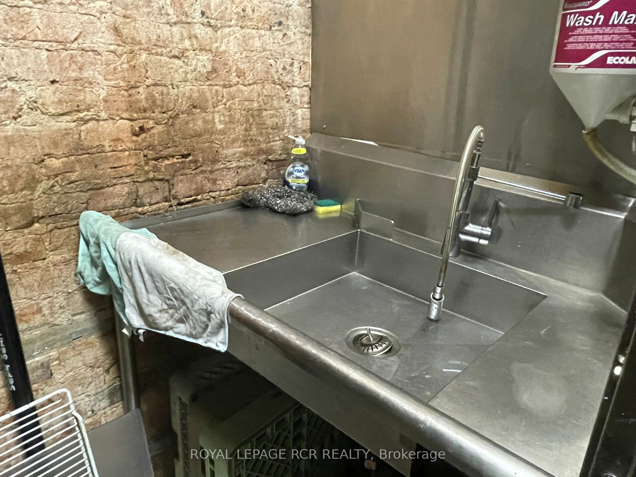 #unit B - 112 Main Street Property Photo 10