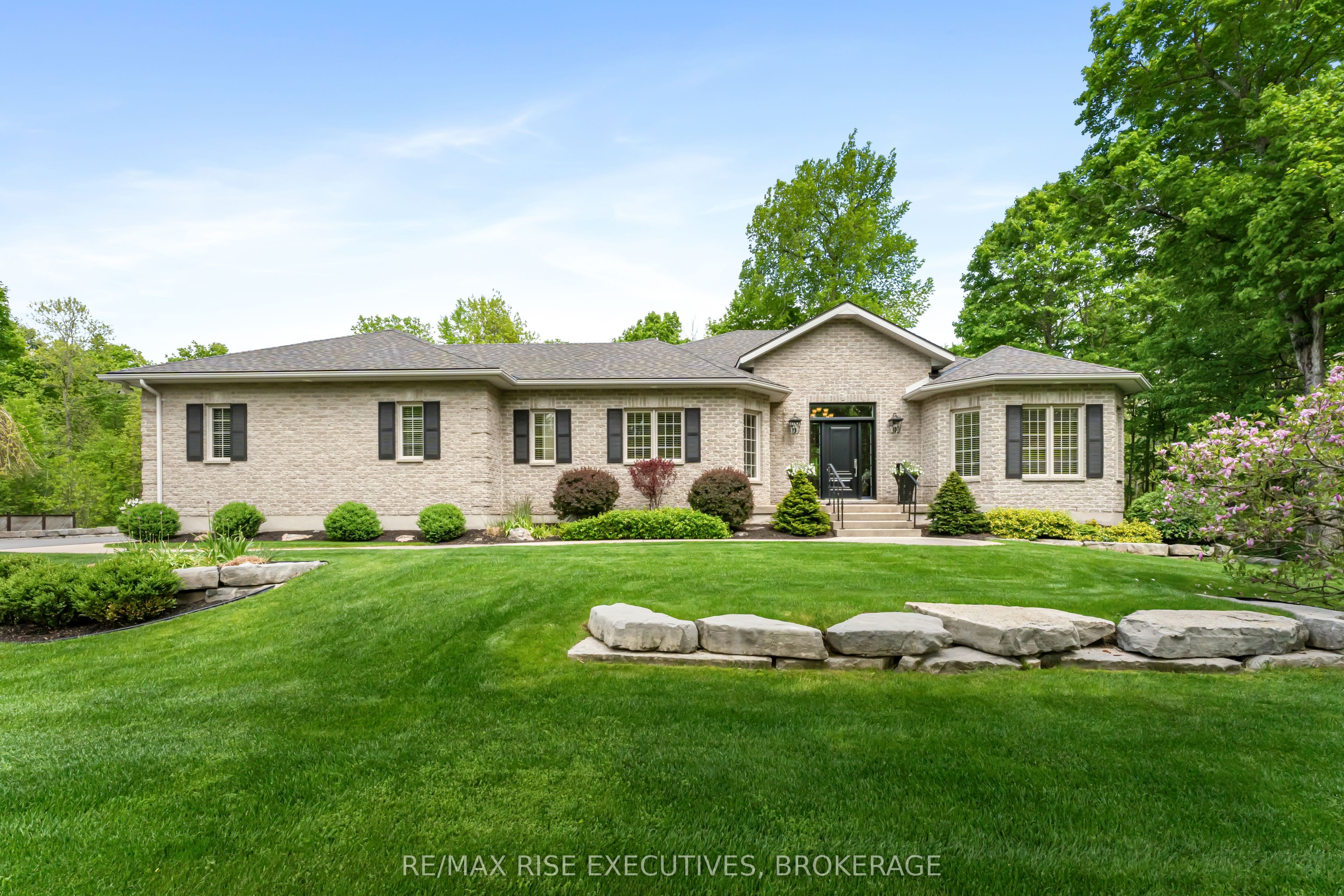 56 Fawn Brook Dr Property Photo 1