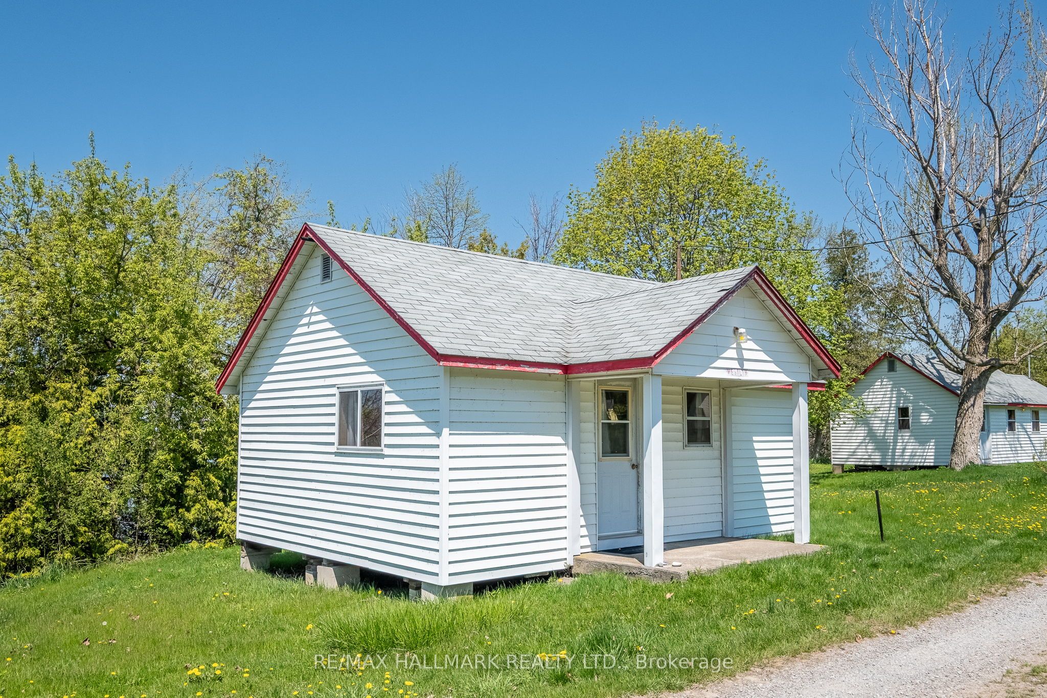 #112 - 449 Island View Road Property Photo 1