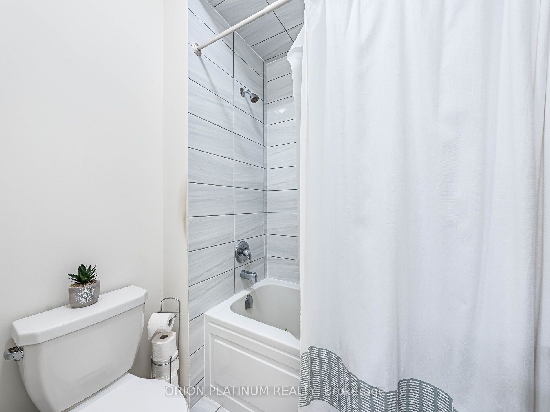 22 Holcomb Terrace Property Photo 43
