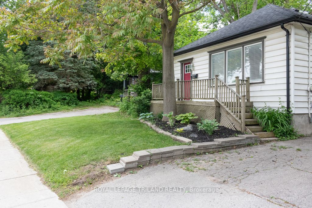 253 Riverside Drive Property Photo 4