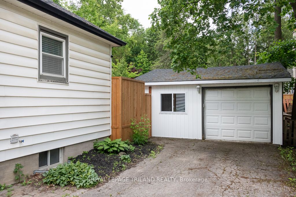 253 Riverside Drive Property Photo 5