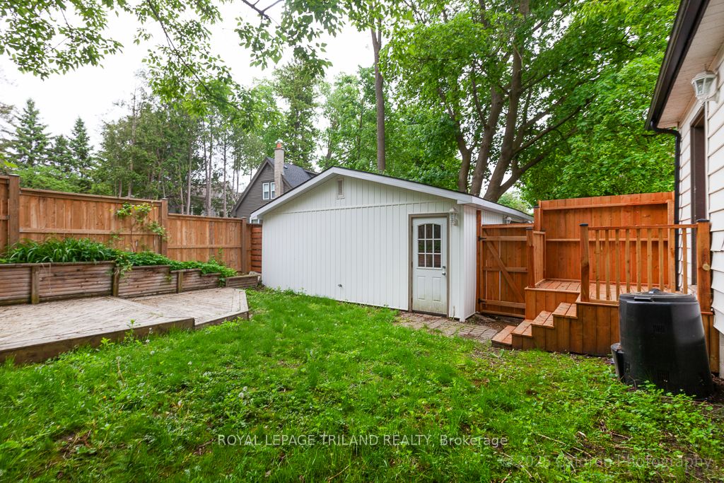 253 Riverside Drive Property Photo 9