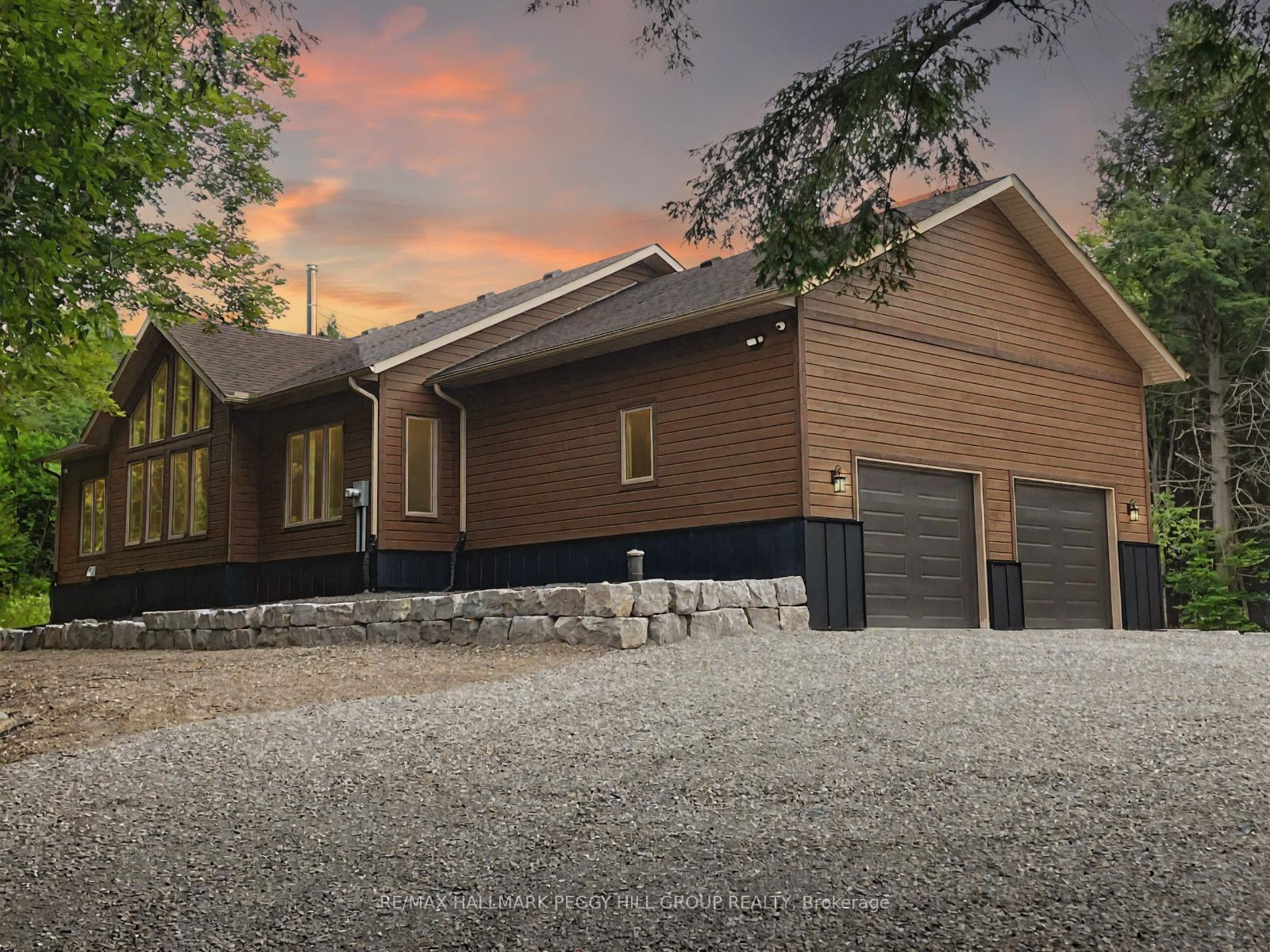 4571 Aspdin Road Property Photo 1