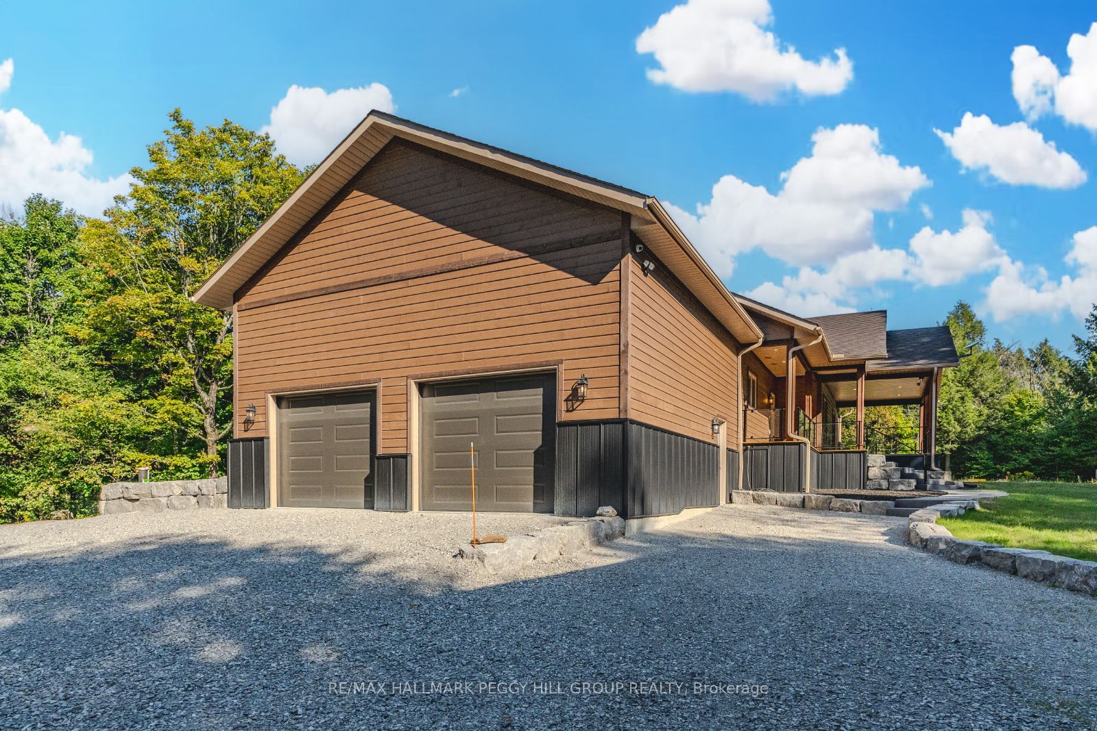 4571 Aspdin Road Property Photo 3