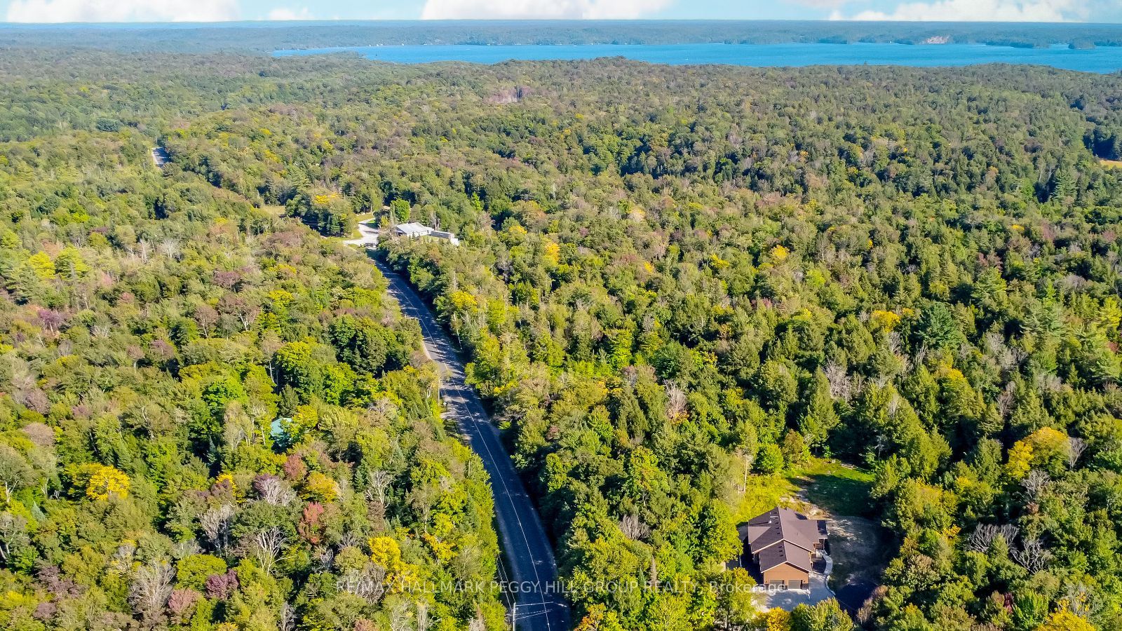 4571 Aspdin Road Property Photo 4