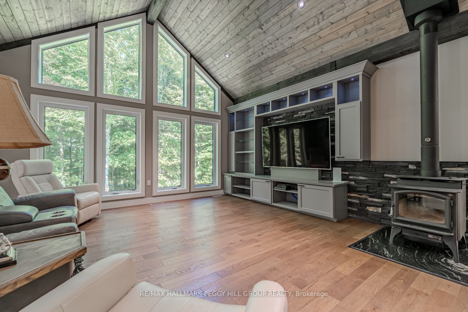 4571 Aspdin Road Property Photo 10
