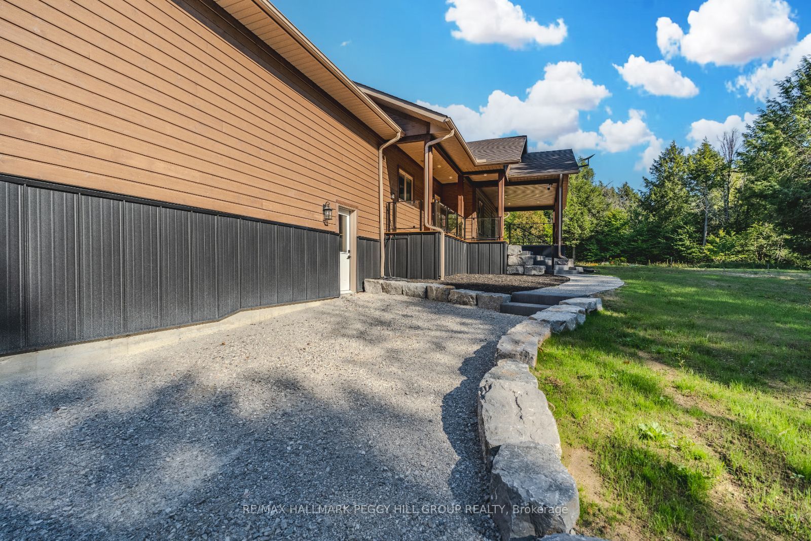 4571 Aspdin Road Property Photo 21