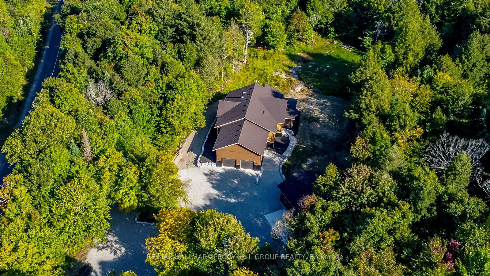 4571 Aspdin Road Property Photo 24