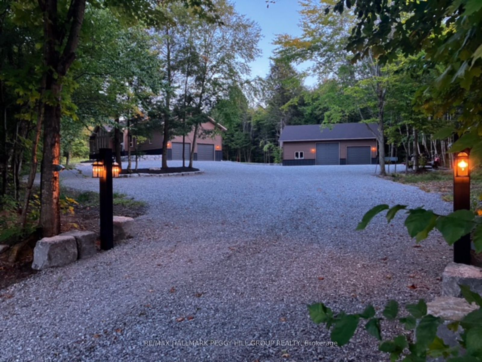 4571 Aspdin Road Property Photo 28