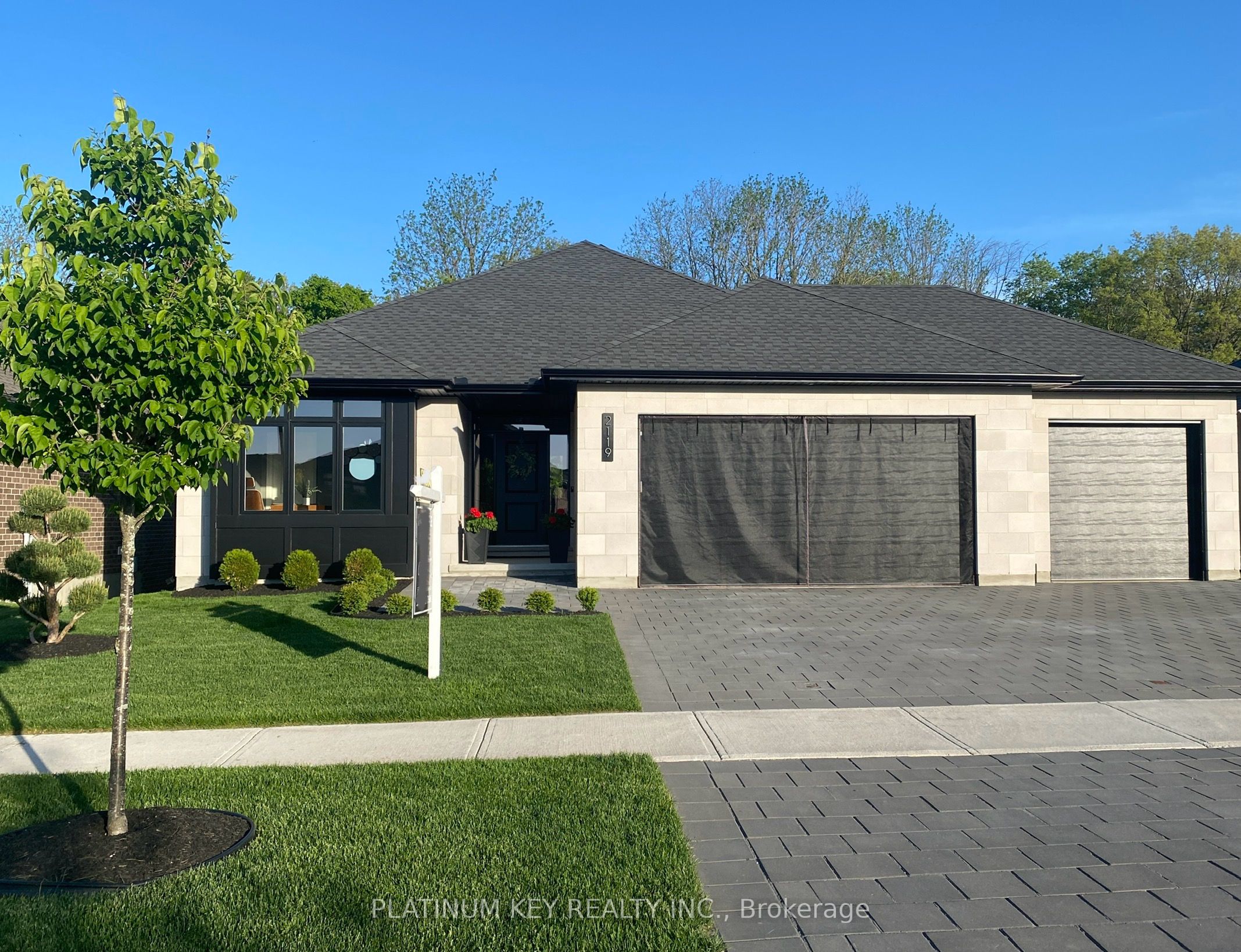 2119 Lockwood Cres Property Photo 1