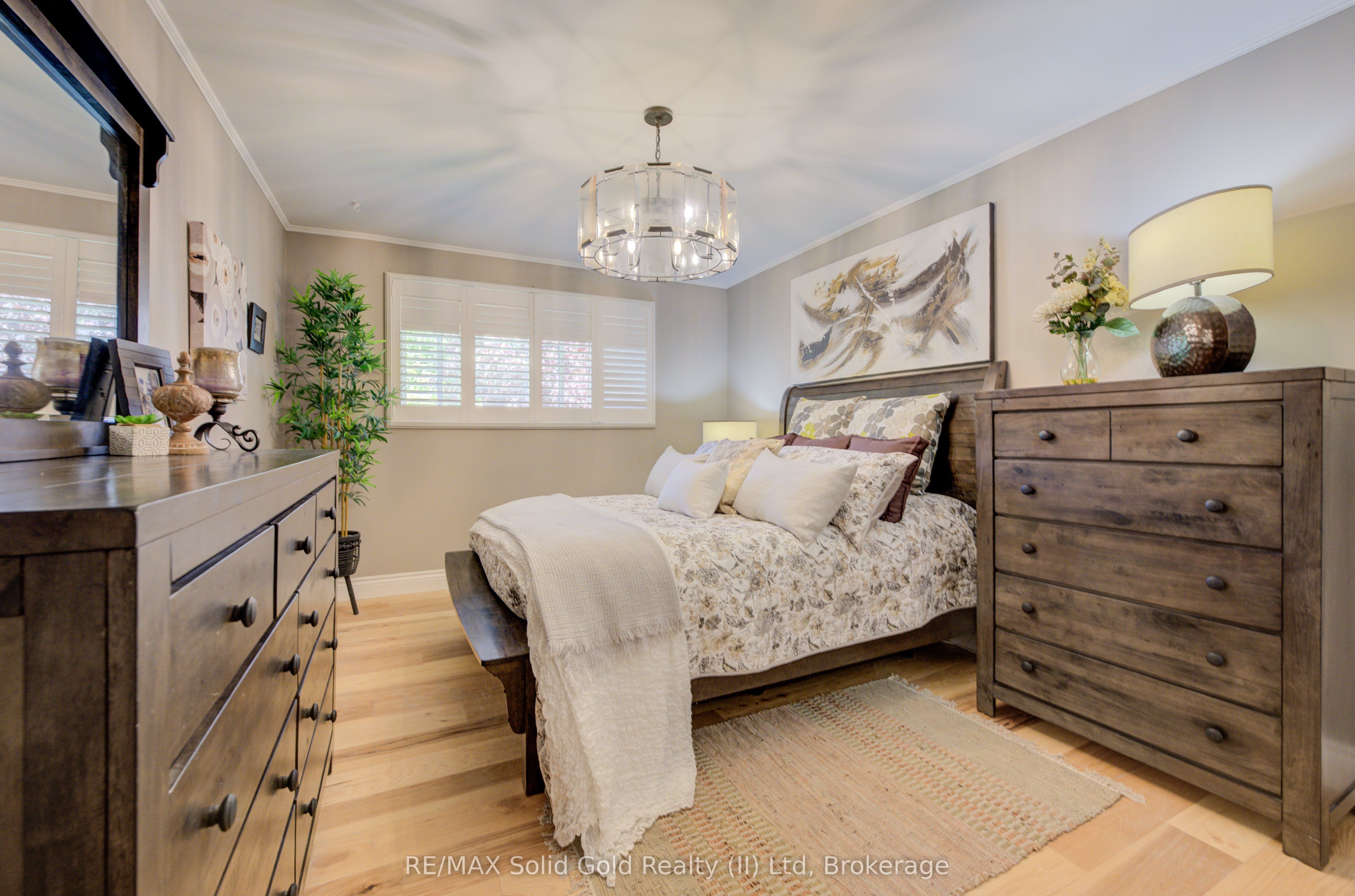 1076 Henry Street Property Photo 18
