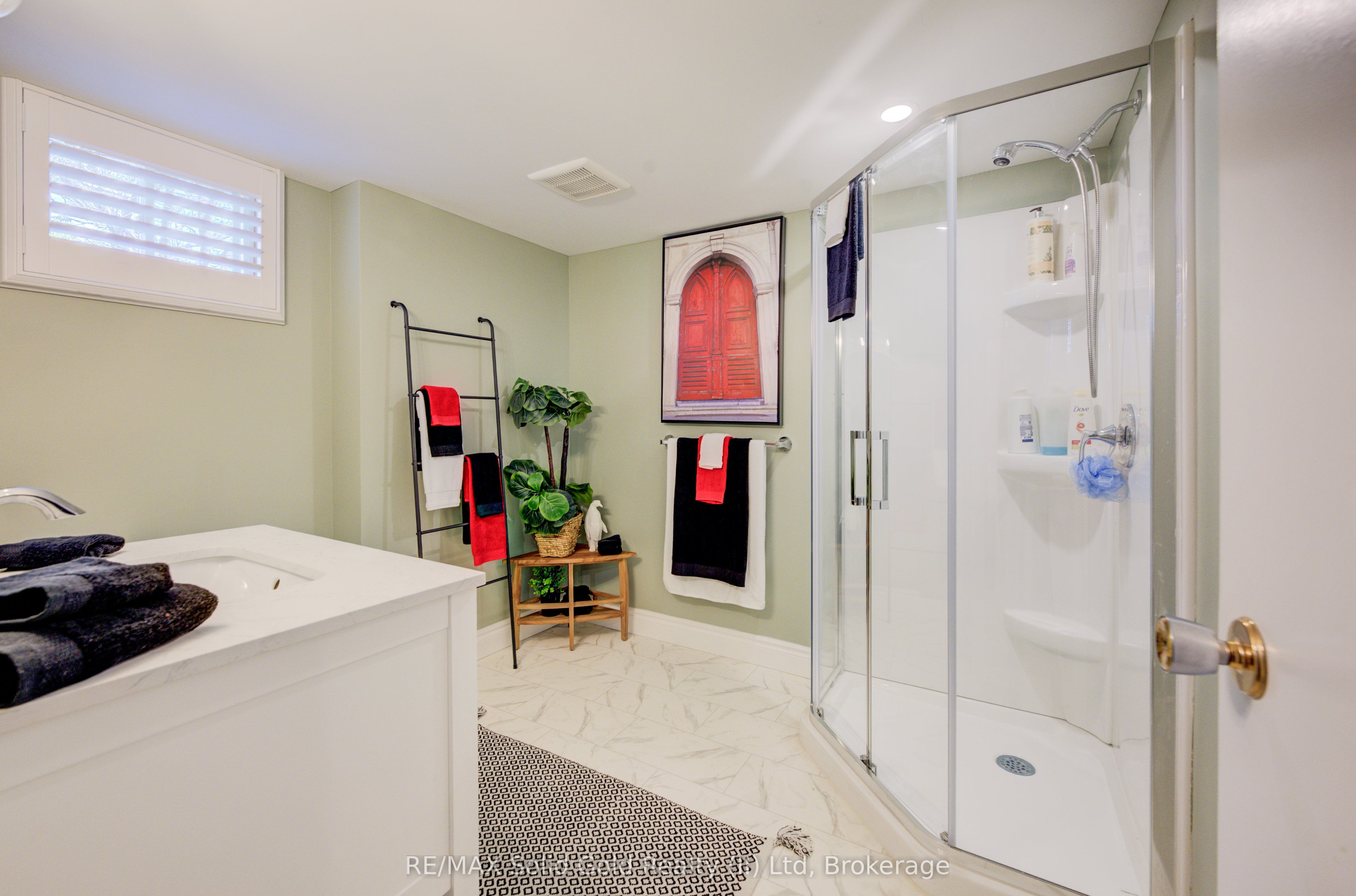 1076 Henry Street Property Photo 30