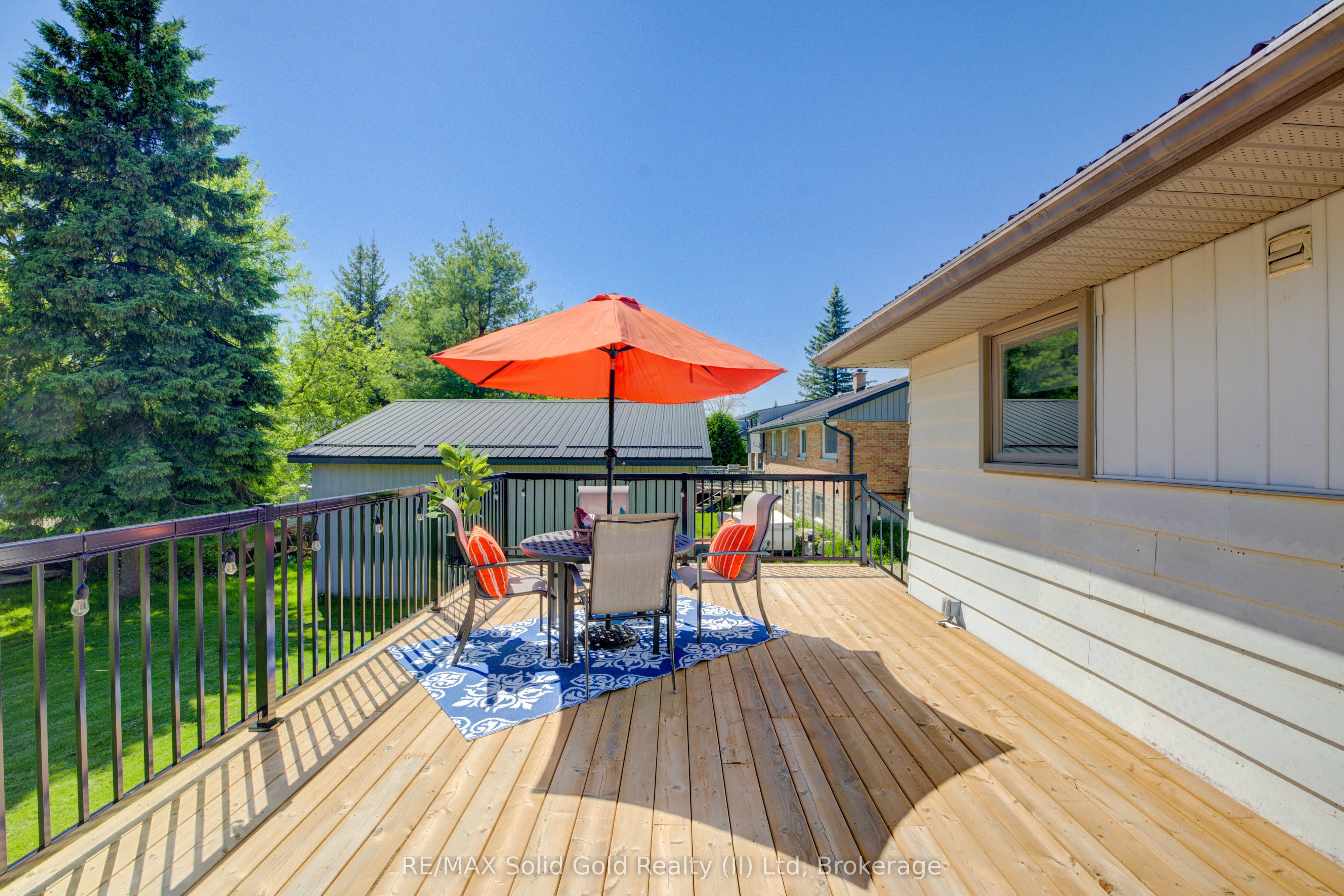 1076 Henry Street Property Photo 38