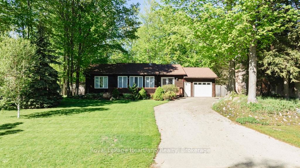 216 Shadywood Cres Property Photo 1