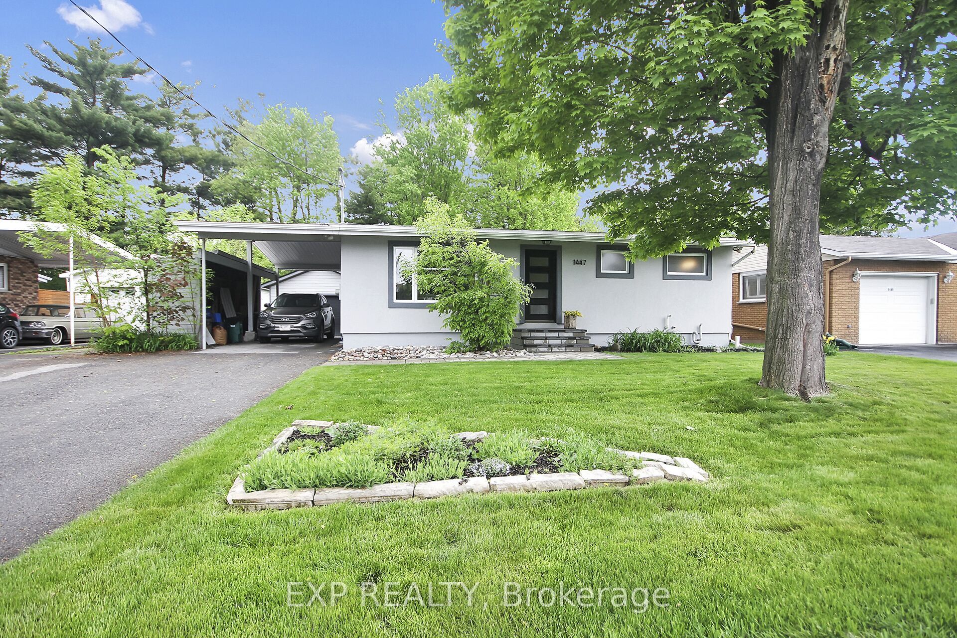 1447 Maxime St Property Photo 1