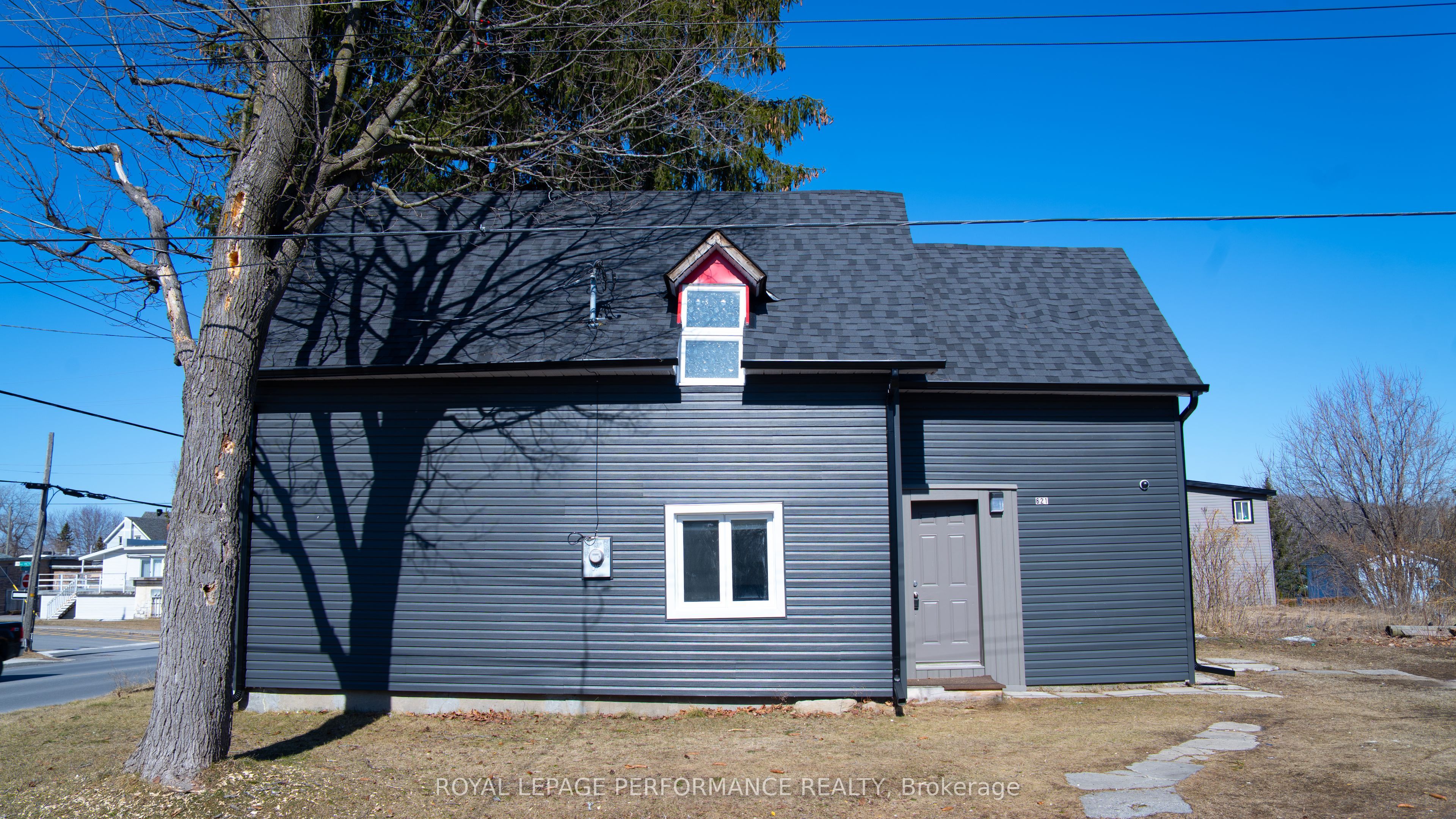 621 Edwards Street Property Photo 2